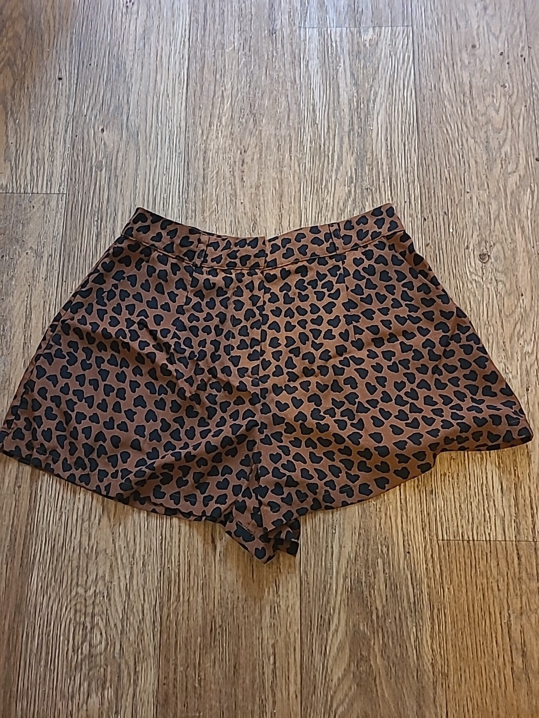 Ladies Size Small Brown Black Leopard Print Style Shorts