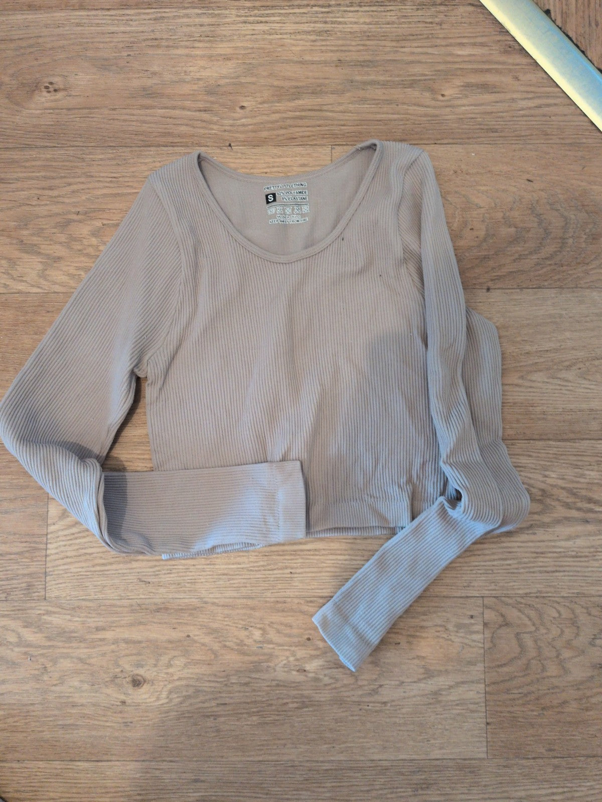 Prettylittlething Small Beige Rib Long Sleeve T-shirt