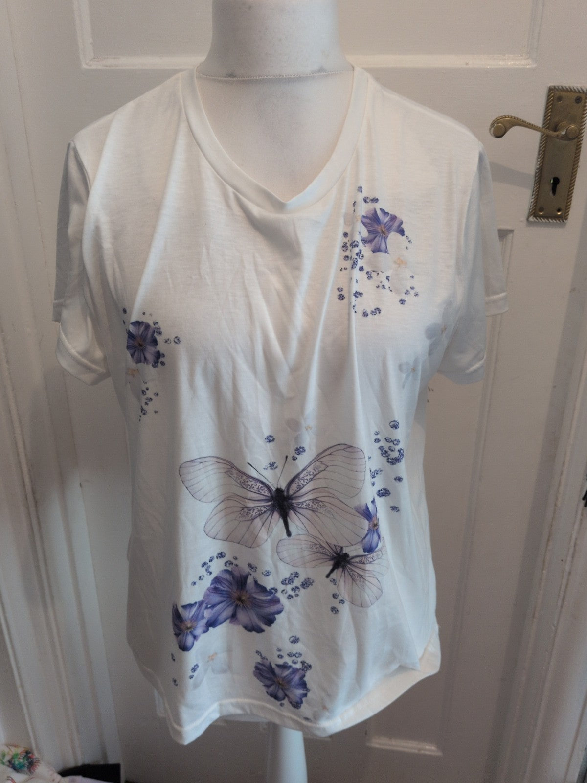 XL White With Purple Flowers And Butterflies Short Sleeve T-shirt