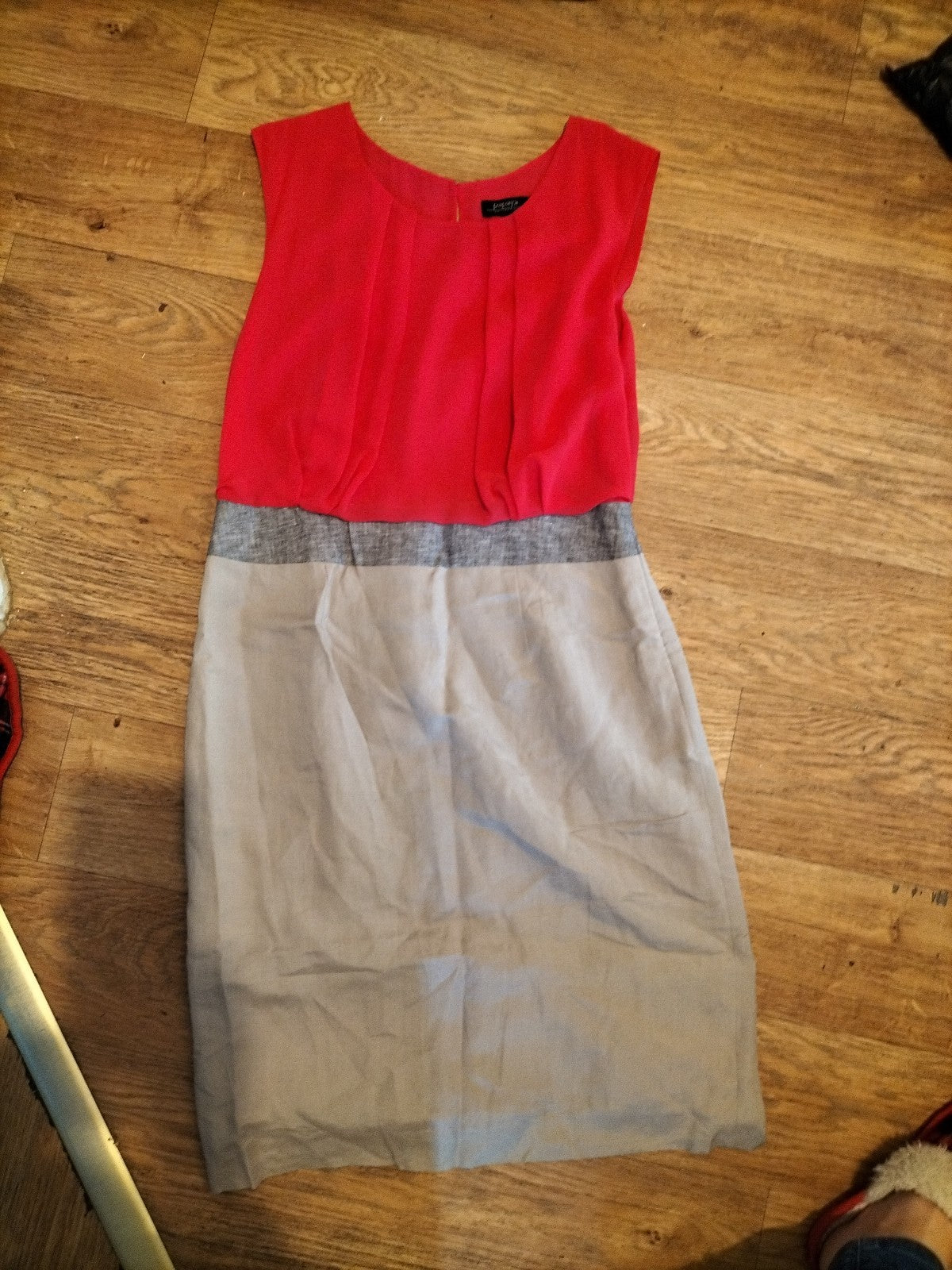 Ladies Papaya Collection Size 12 Hot Pink And Beige Sleeveless Dress