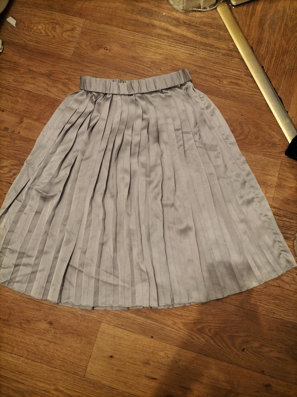 Ladies L Olive Verte Size 1 Grey Pleated Elasticated Skirt