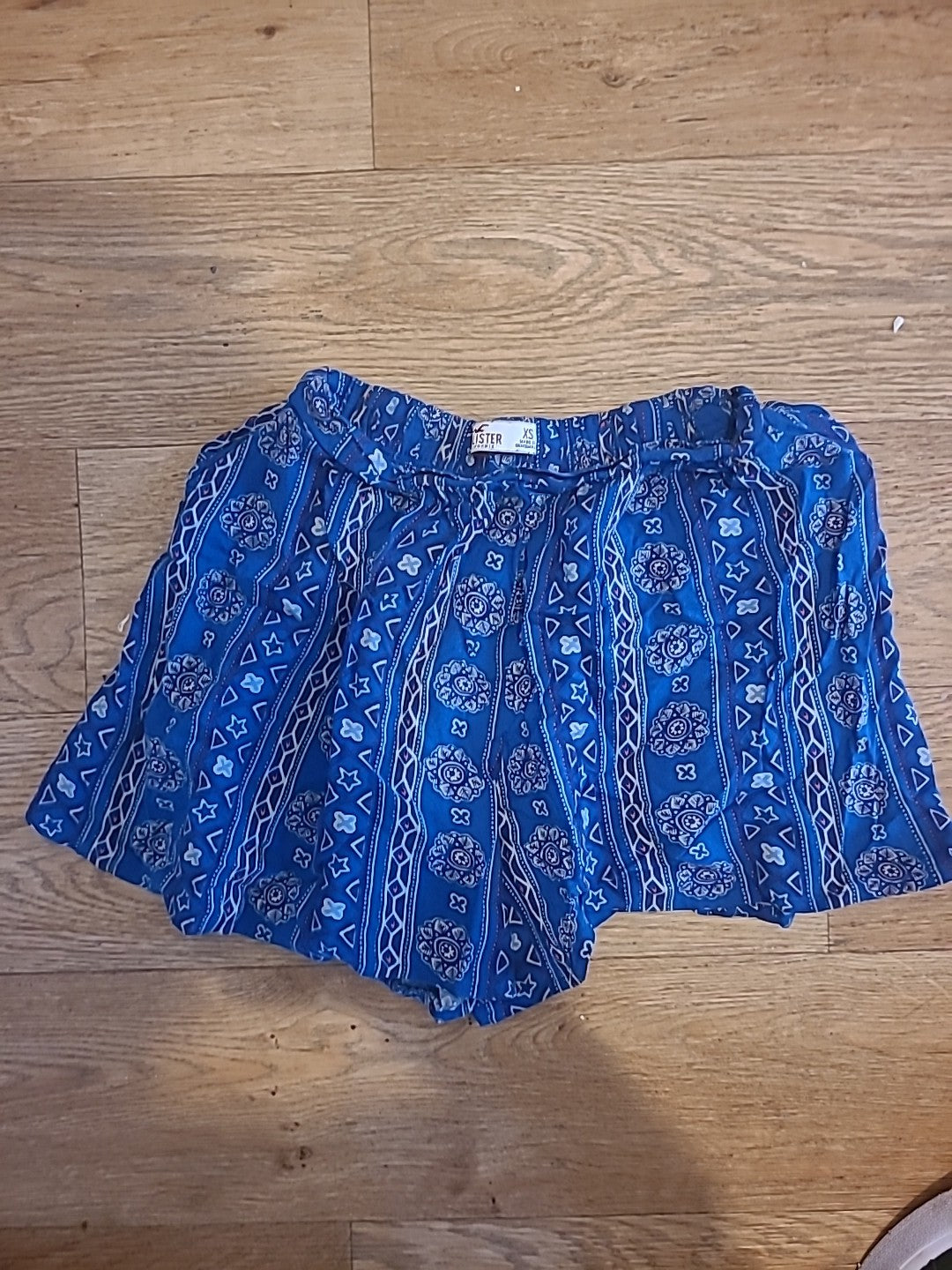 Ladies Hollister Size XS Blue Aztec Elasticated Hot Pants