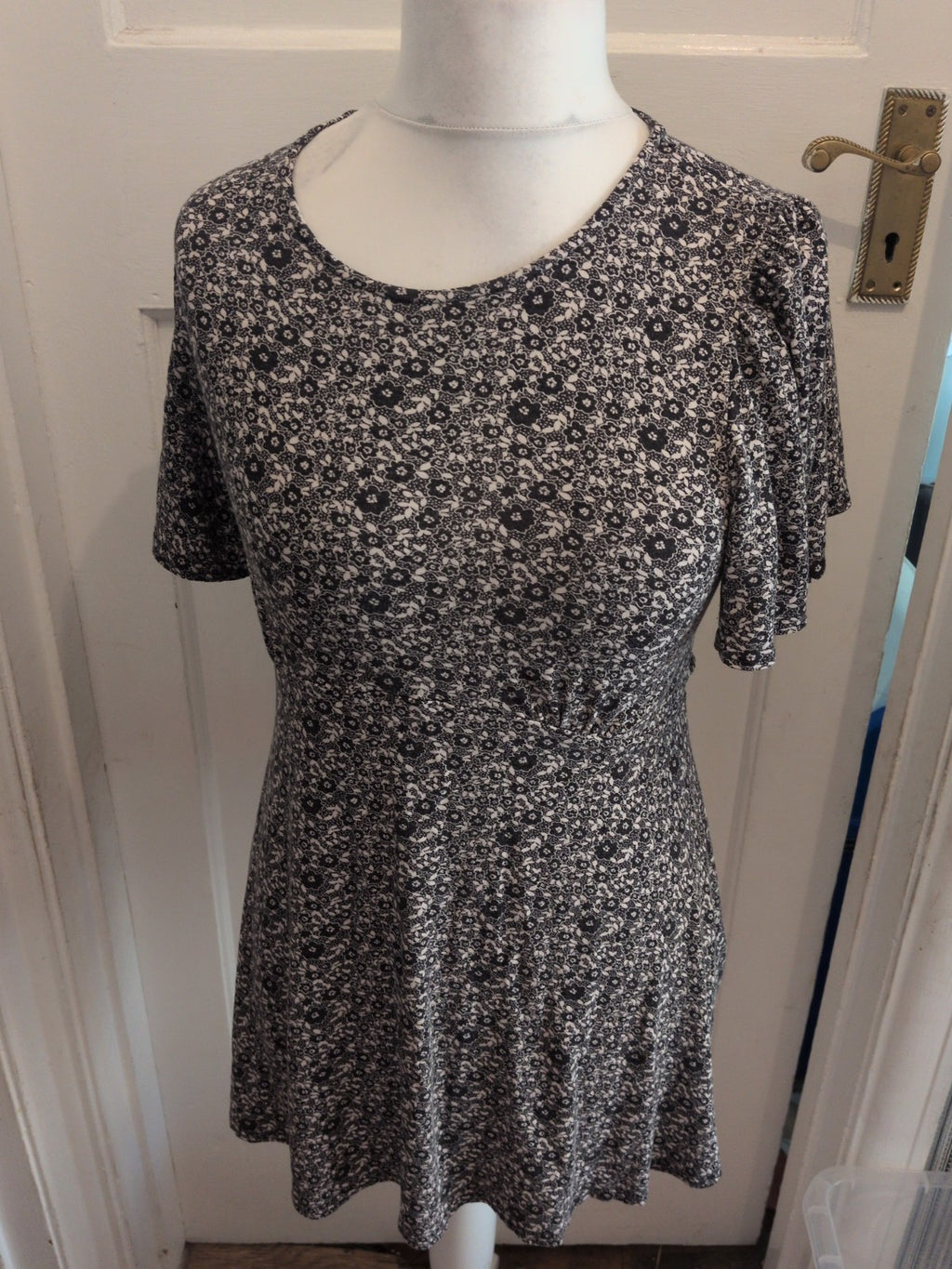 New Look Maternity 12 Black Flower Short Sleeve Knee Length Dress