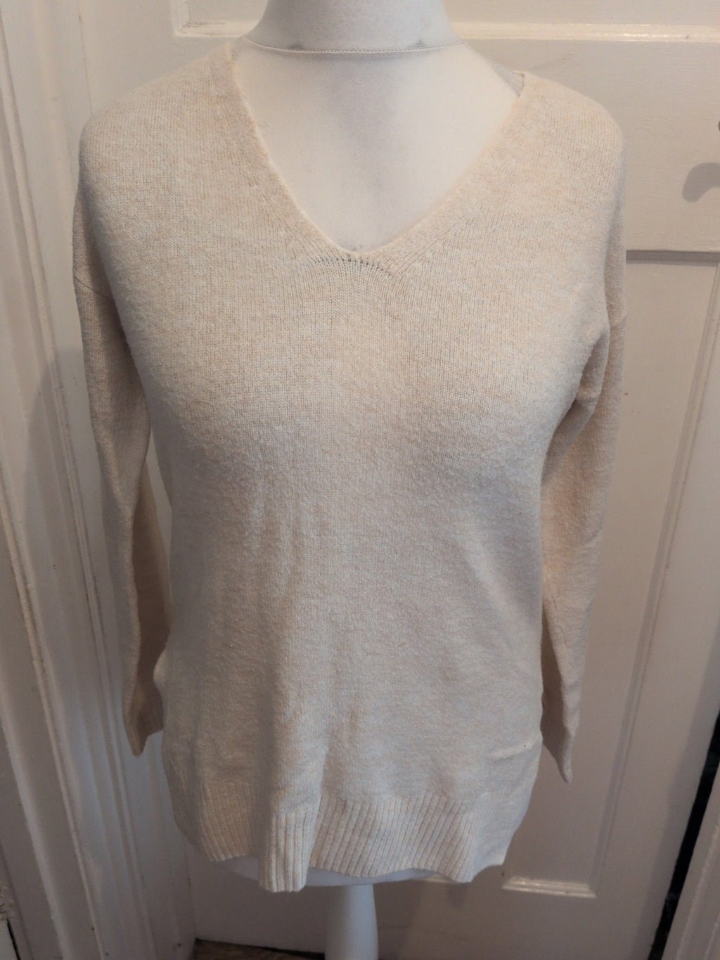 Tu 8 Winter White Cream Long Sleeve Jumper