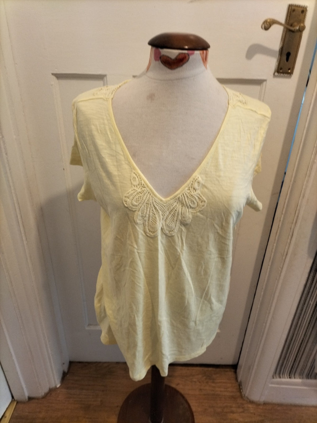 Ladies Marks And Spencer Size 16 Pale Yelloe Embroidery V Neck Blouse