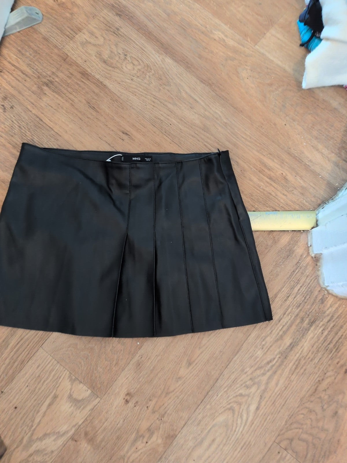 Brand New Mango Medium Black Pleather Pleat Short Skirt