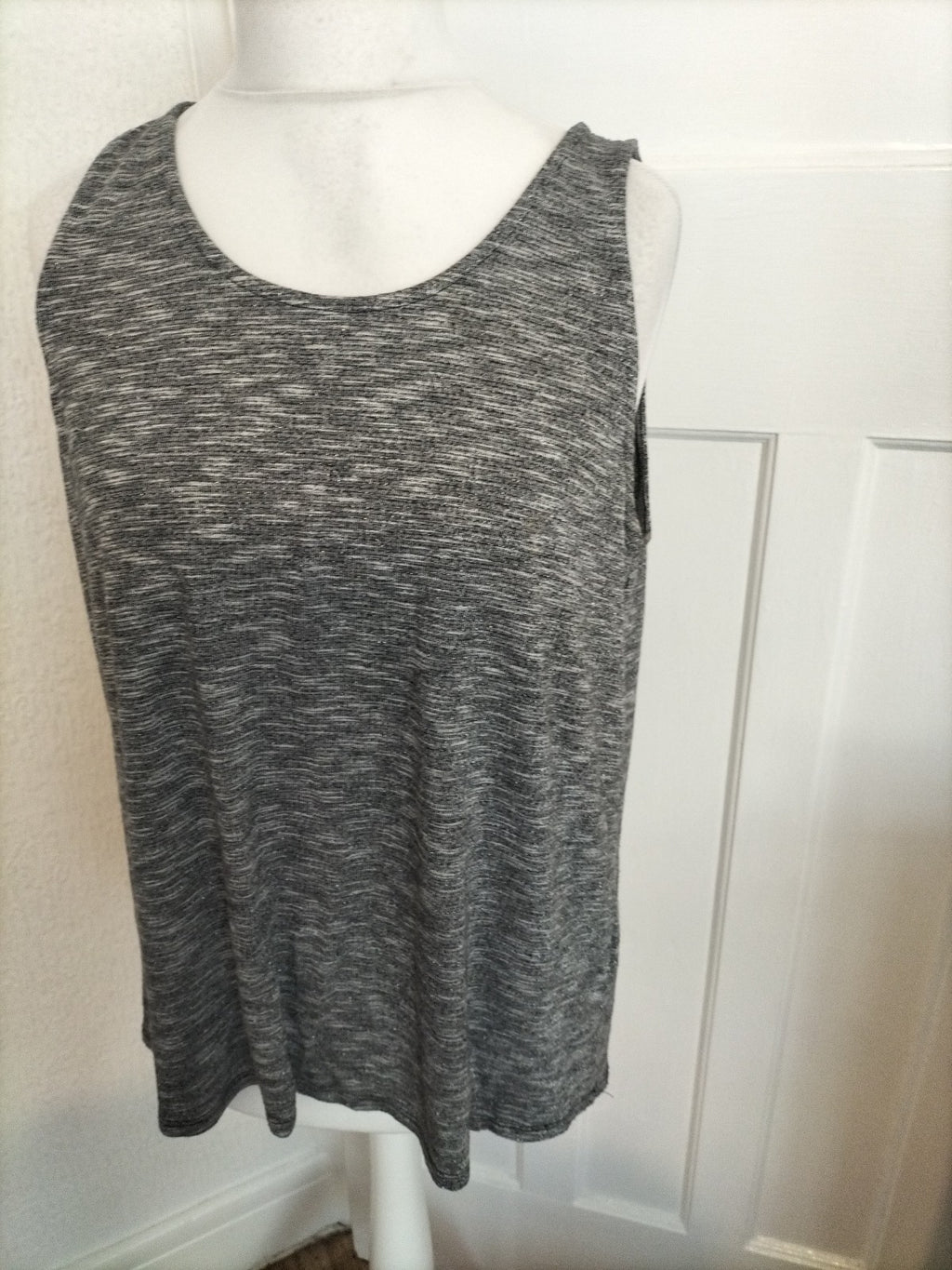 Ladies Tu Size 18 Silver Shimmer Sleeveless Blouse