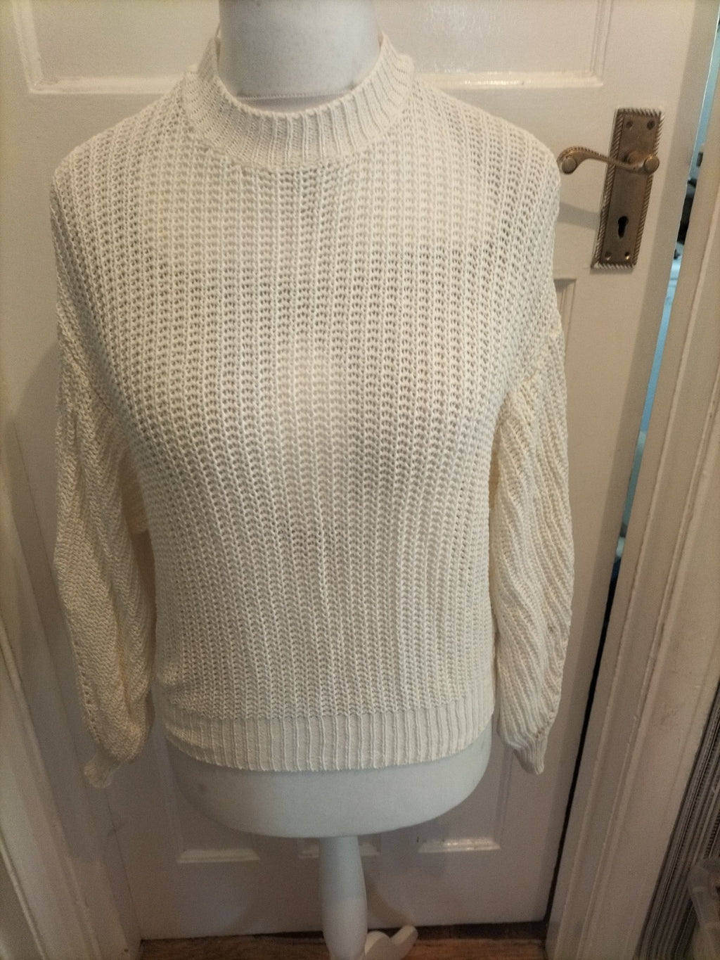 Ladies Pull&Bear Size Small White Knit Jumper