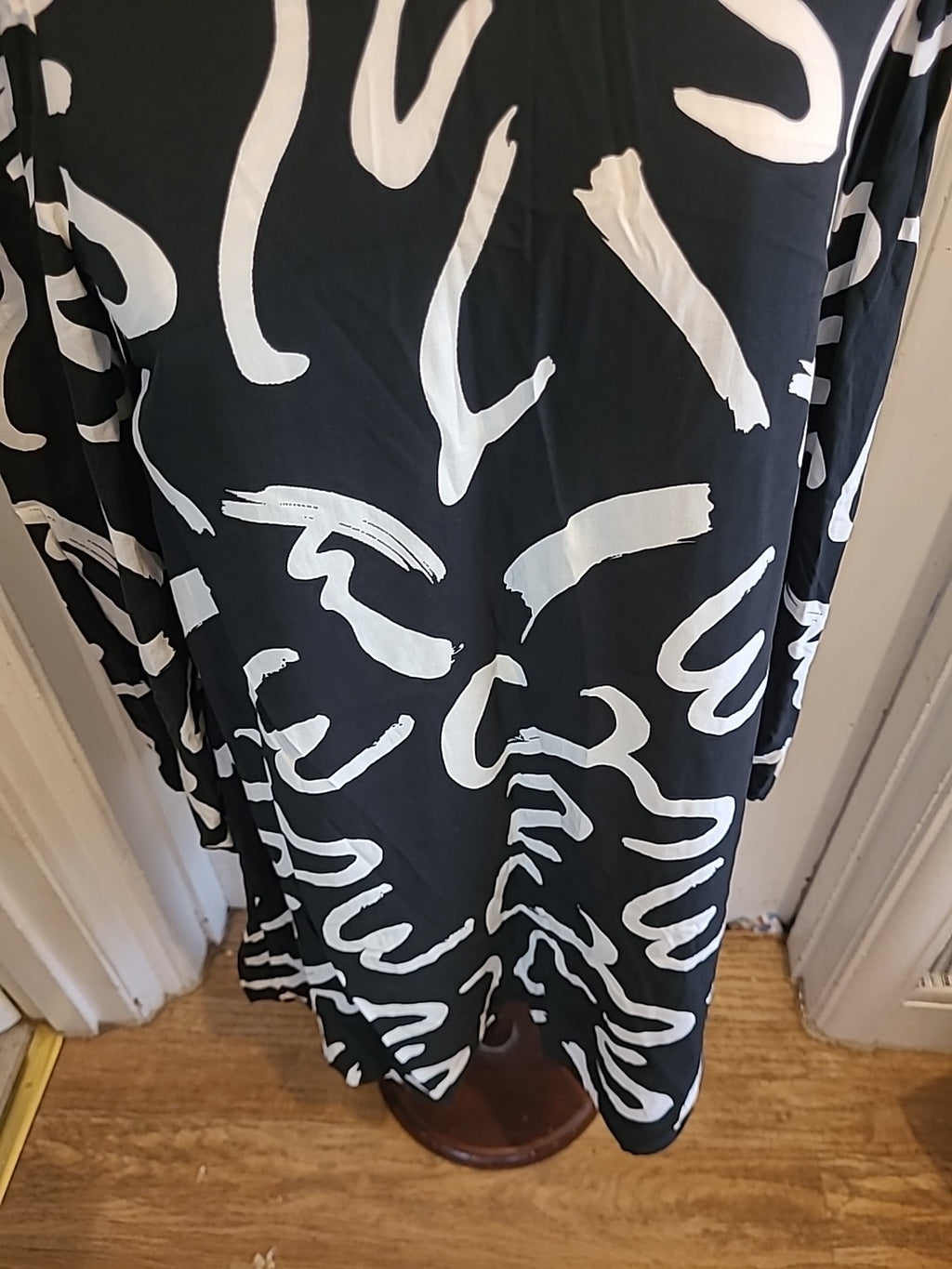 Ladies Shein Size Small Black/White Long Sleeved Dress