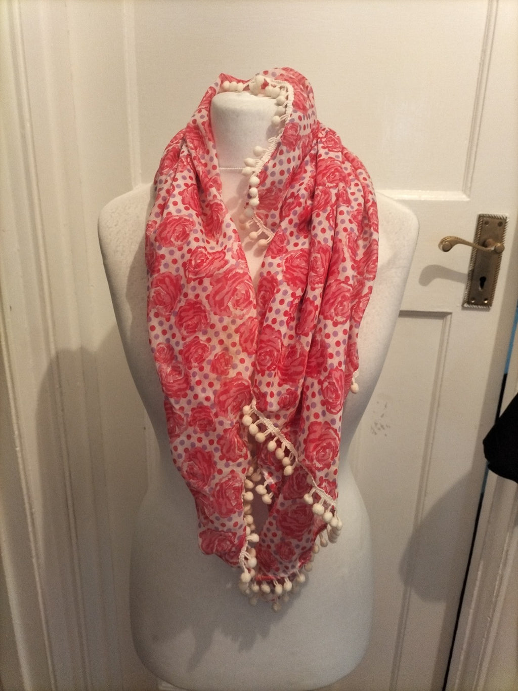 Ladies Pink Rose Tassled Scarf