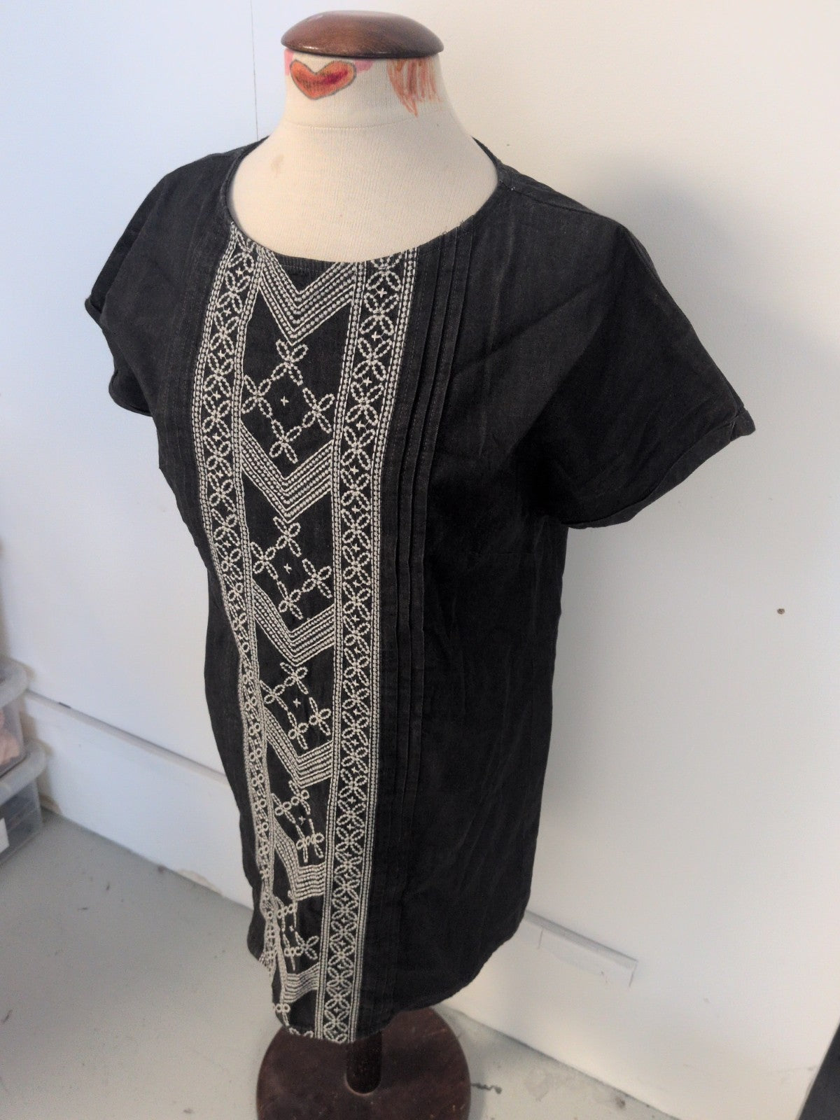 Tu 12 Grey With White Embroidery Short Sleeve Blouse