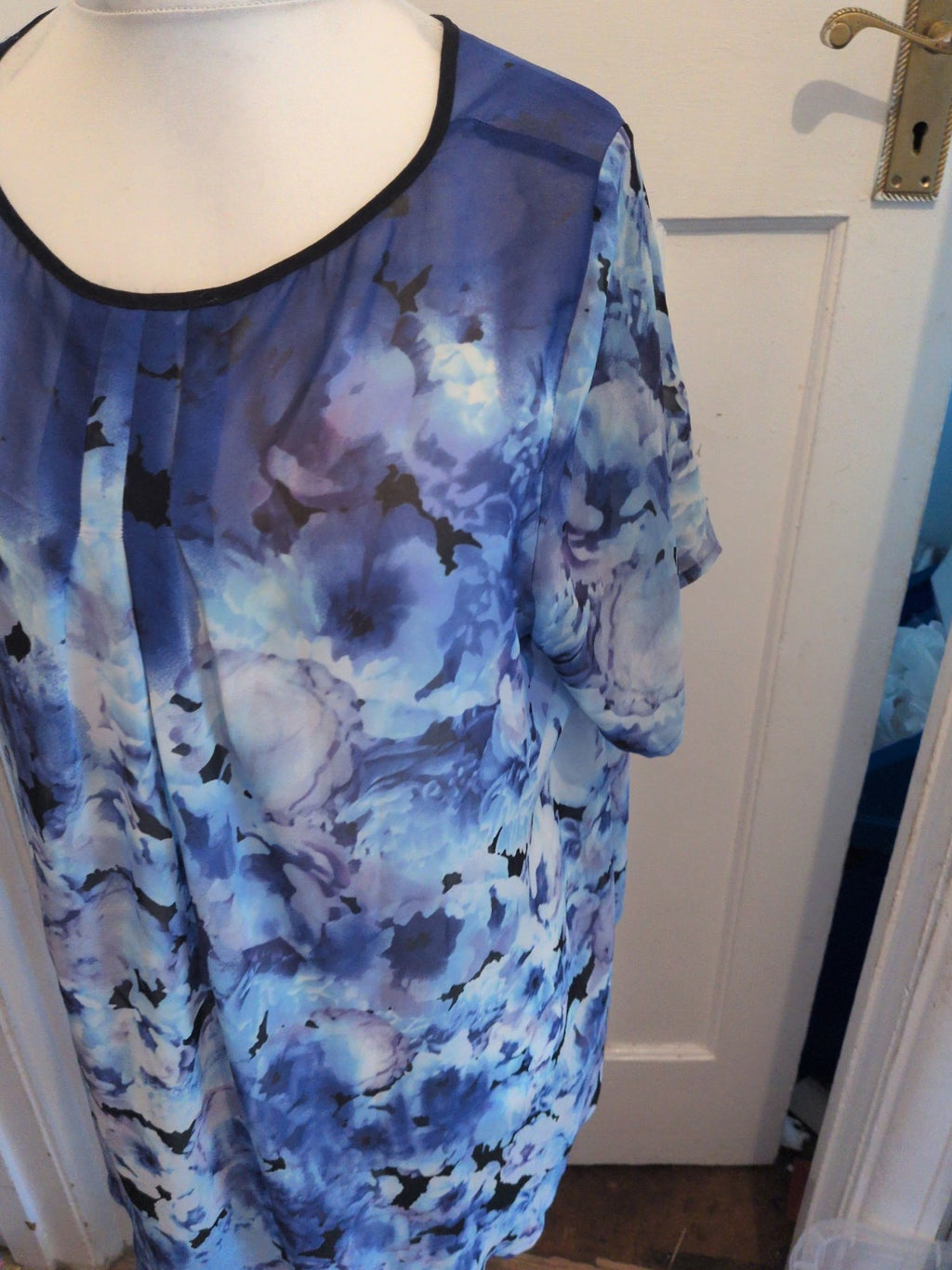 Ladies XL Purple White Blue Short Sleeve Blouse Sheer
