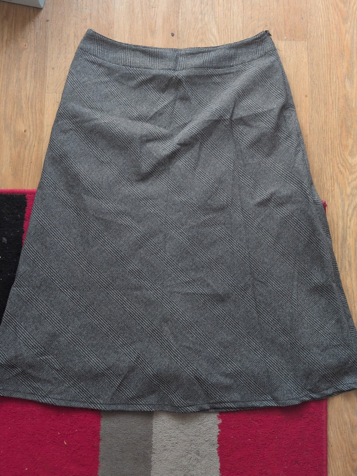 Ladies Bonmarche Size 14 Grey Check Lined Flare Skirt
