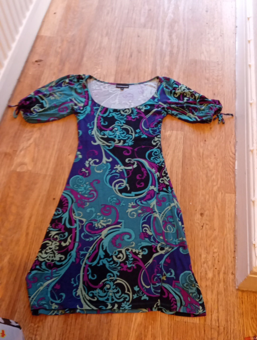 Ladies Warehouse Size 6 Multi Aztec Short Sleeved Straight Dress