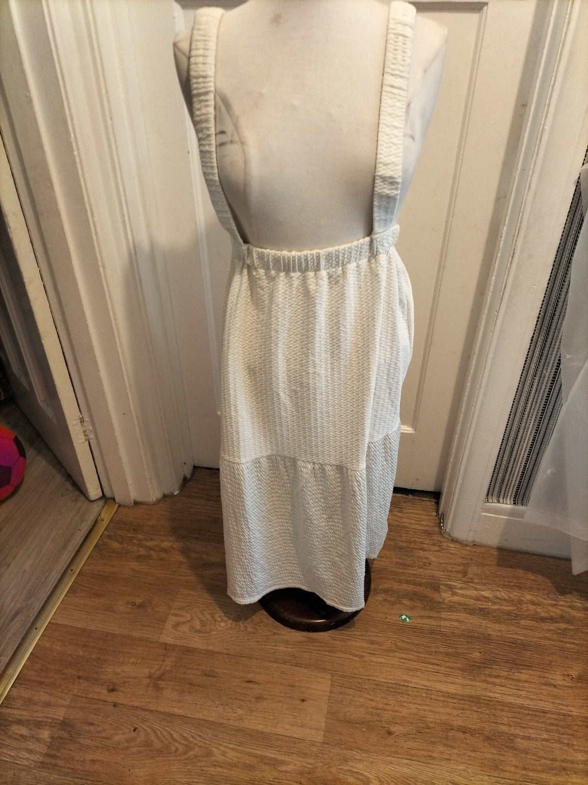 Ladies Asos Size 12 Cream Skirt