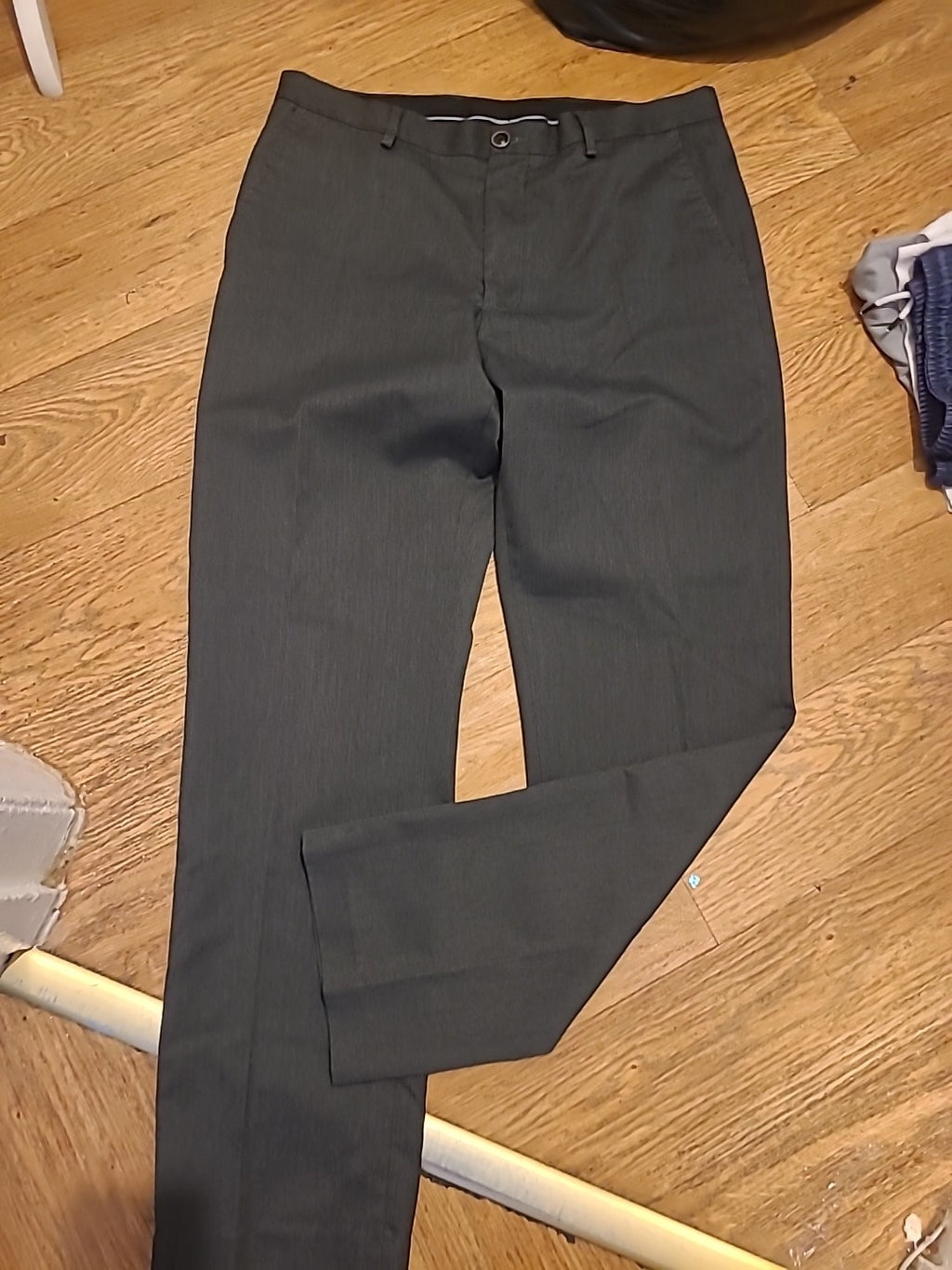 Mens Marc Anthony Size 33x32 Grey Slim Fit Trousers