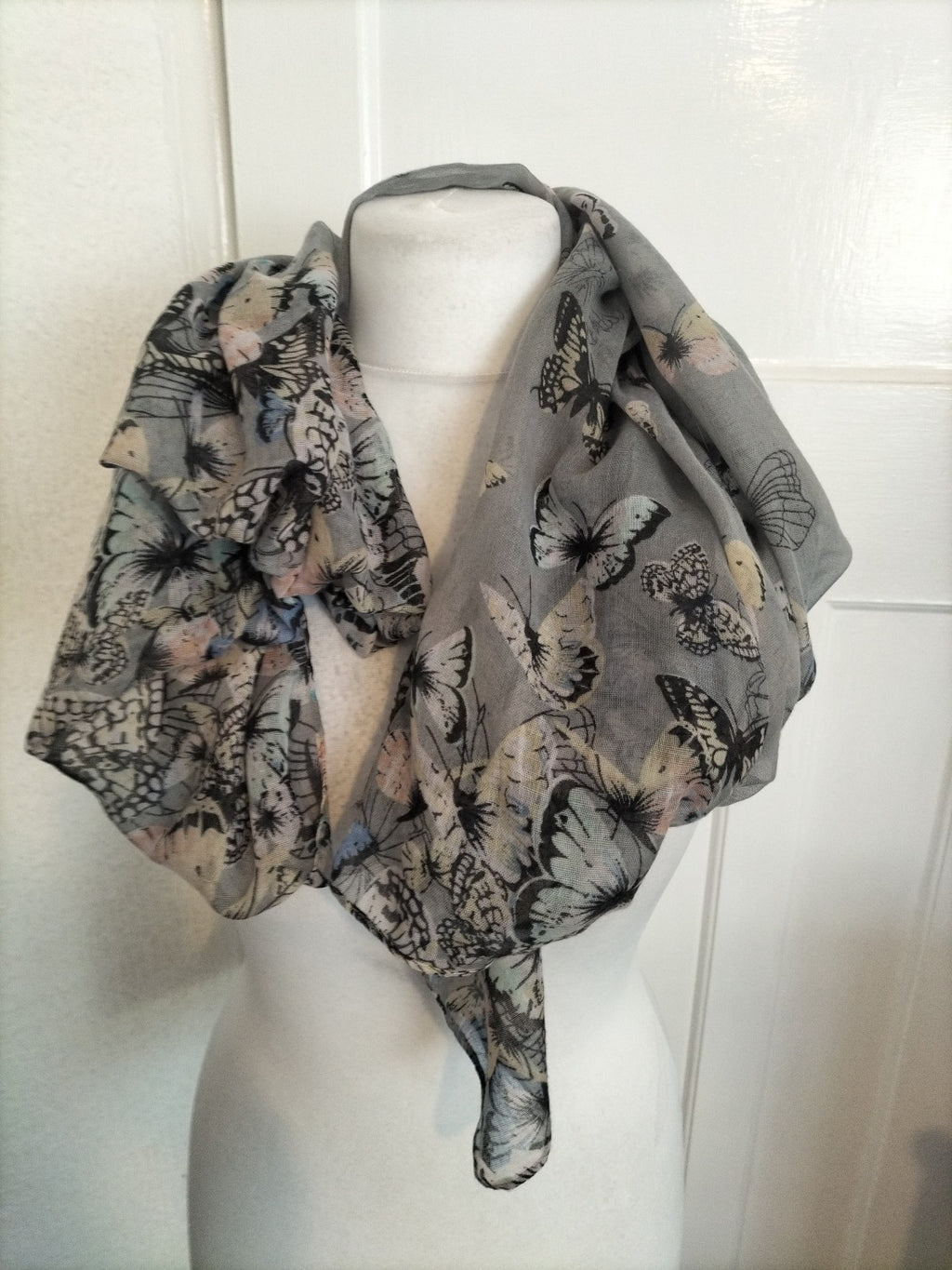 Ladies Grey Buttefly Detail Scarf