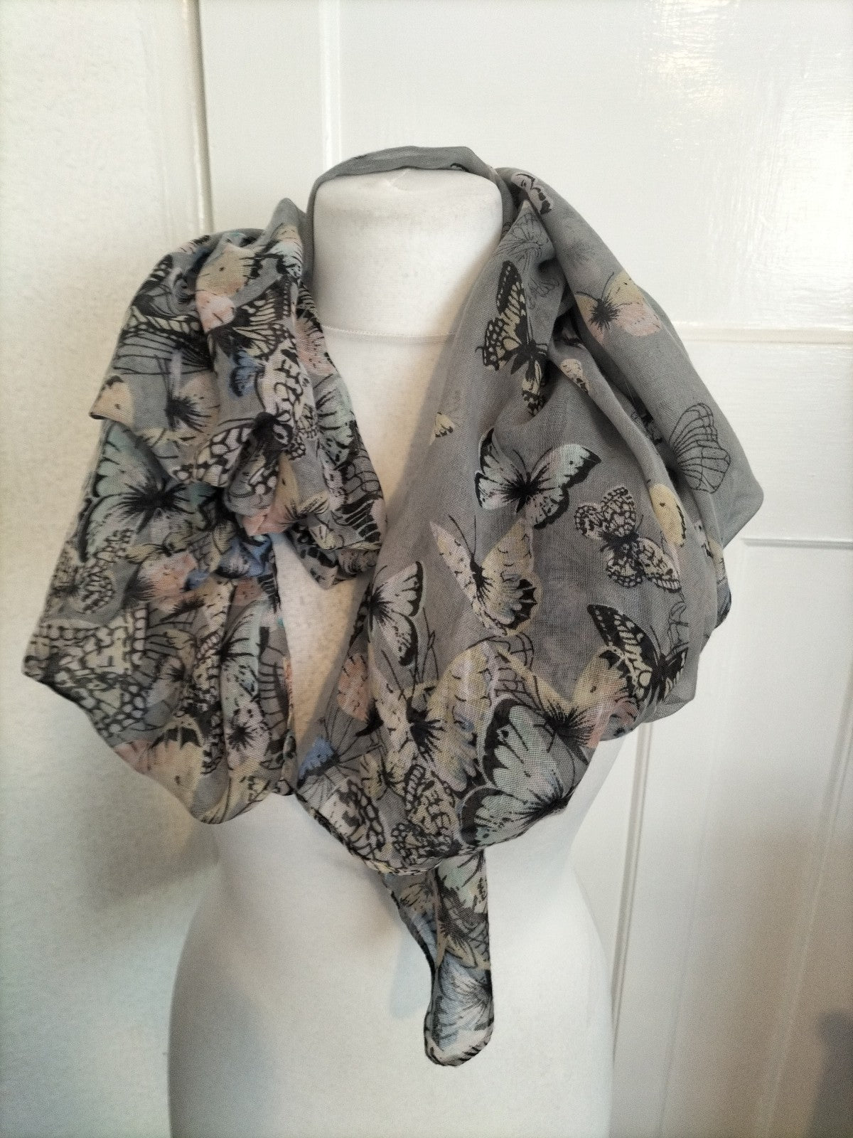 Ladies Grey Buttefly Detail Scarf