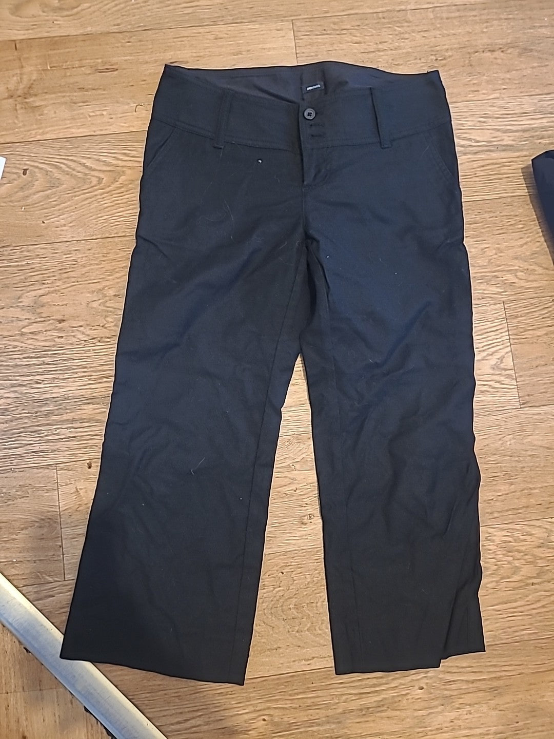 Ladies Gap Stretch Size 6 Black Cropped Jeans