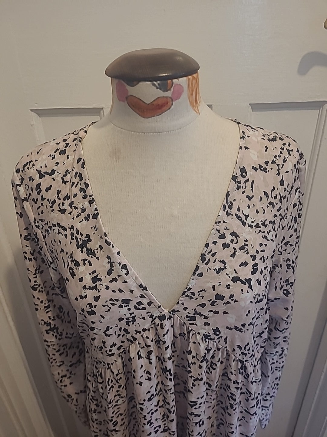Ladies Pretty Lavish Size Small Pink Black Long Sleeved Dress
