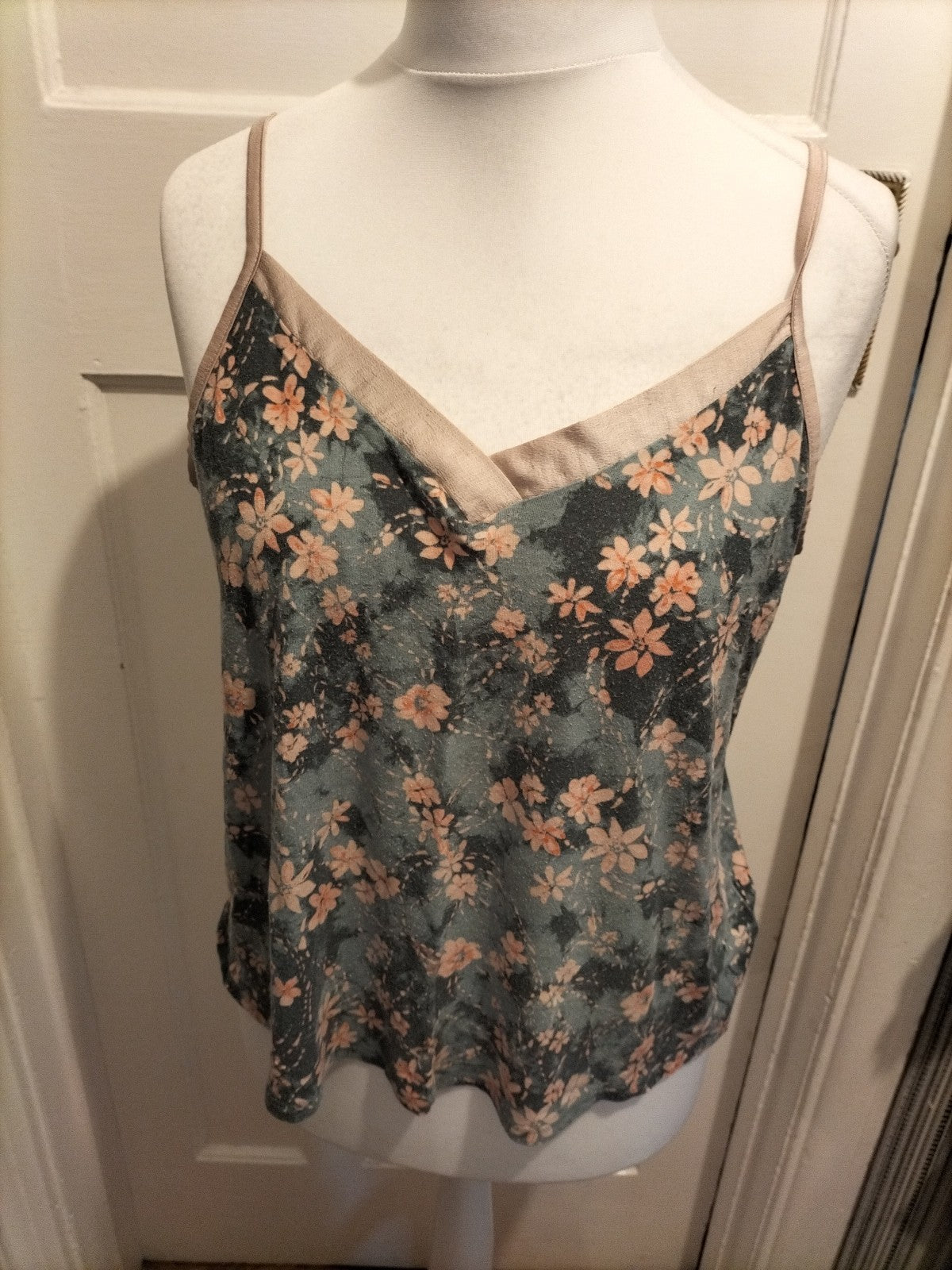 Ladies Primark Size 6-8 Green Floral Pyjama Set