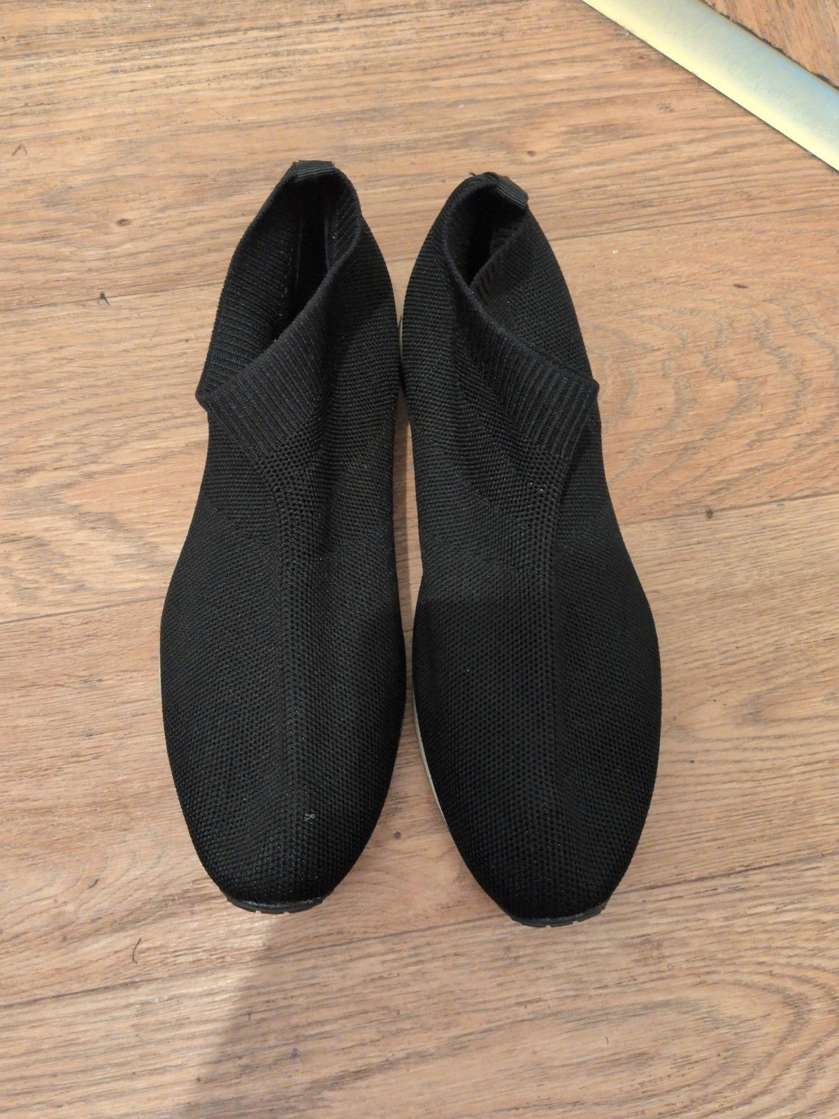 Brand New Cushion Walk UK 6 High Ankle Trainer