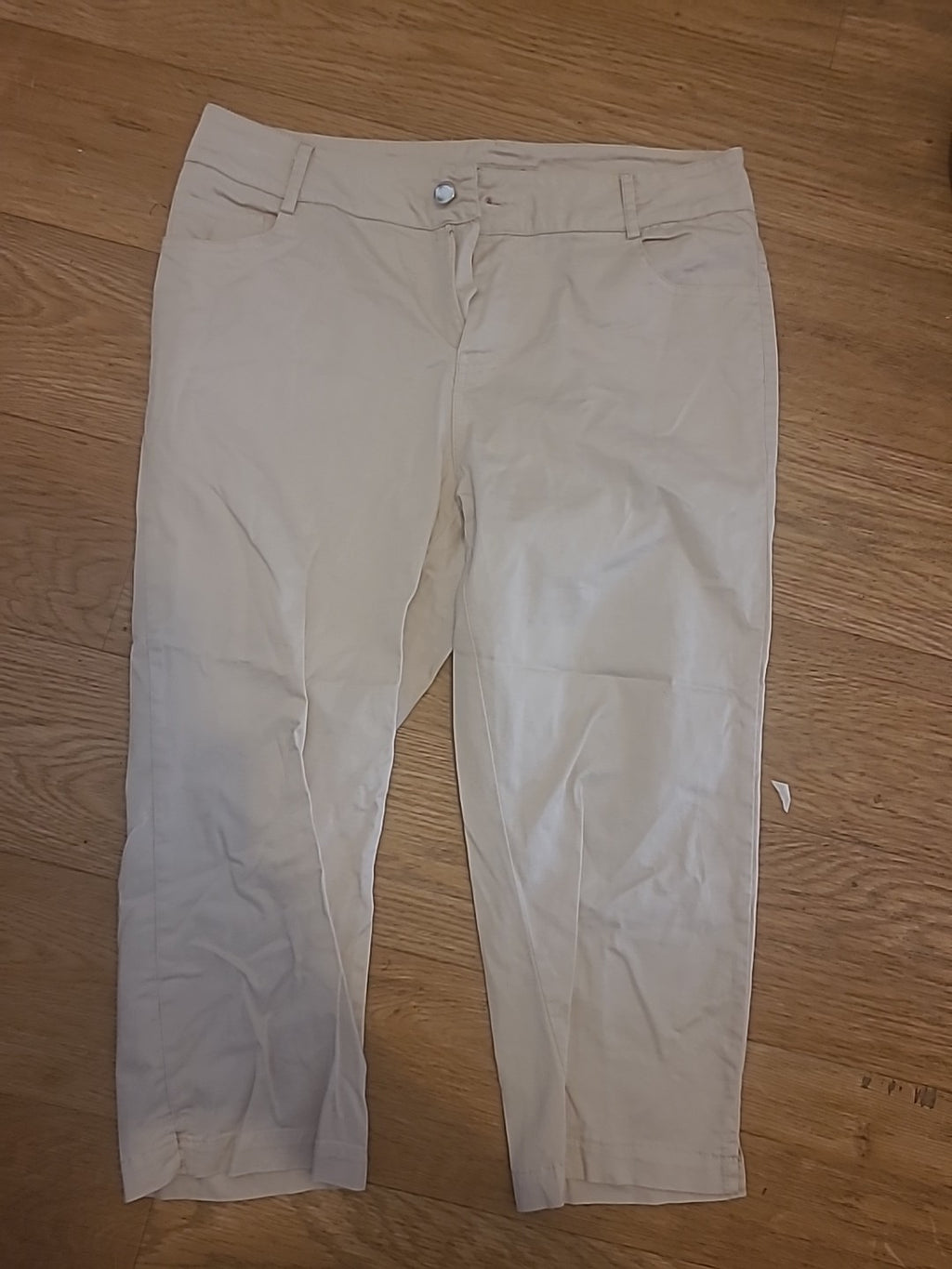 Ladies Cqcoquetto Size Euro 40 Beige Cropped Trousers