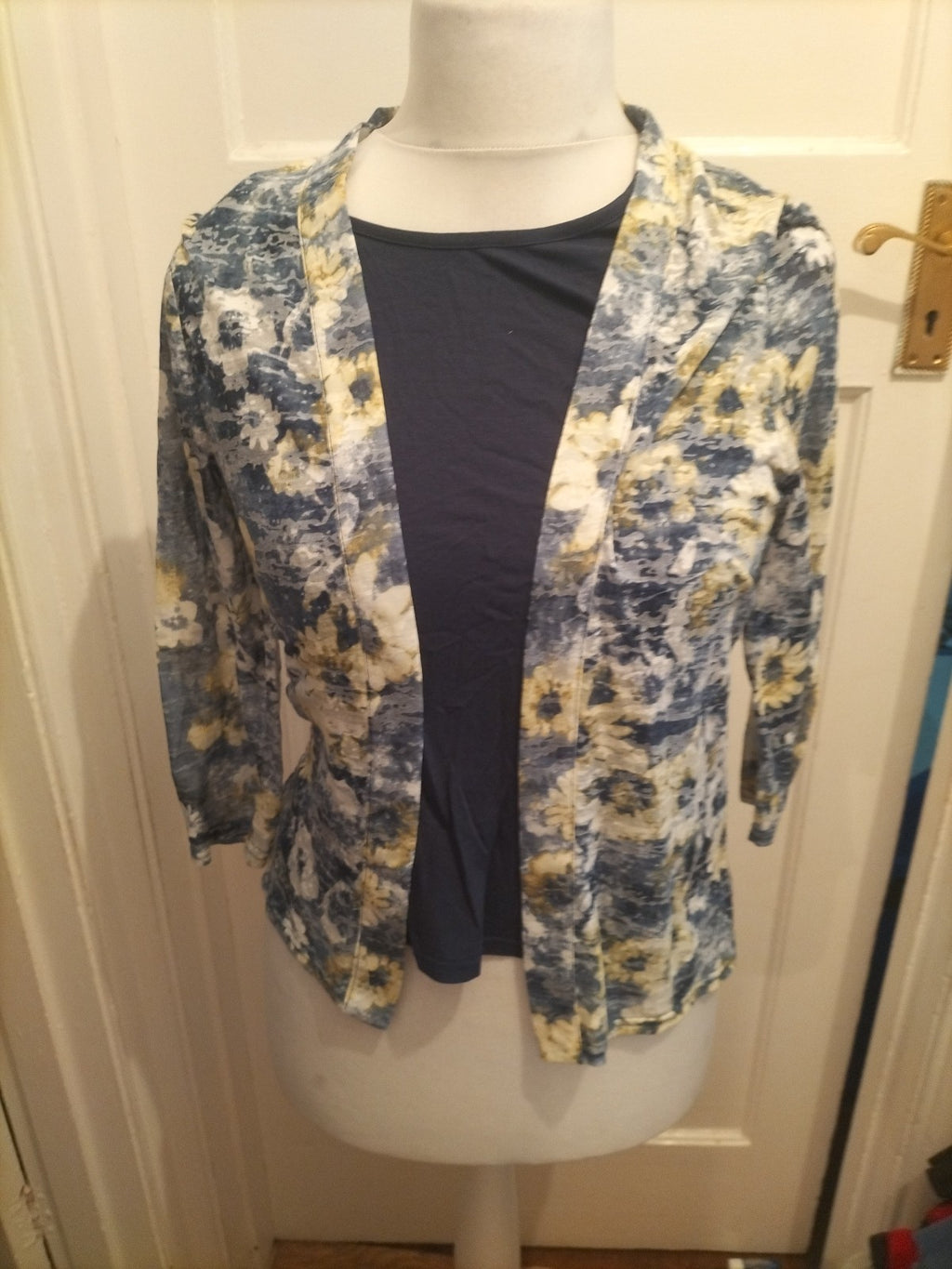 Honor Millburn 10 Navy And Green Floral Long Sleeved Blouse