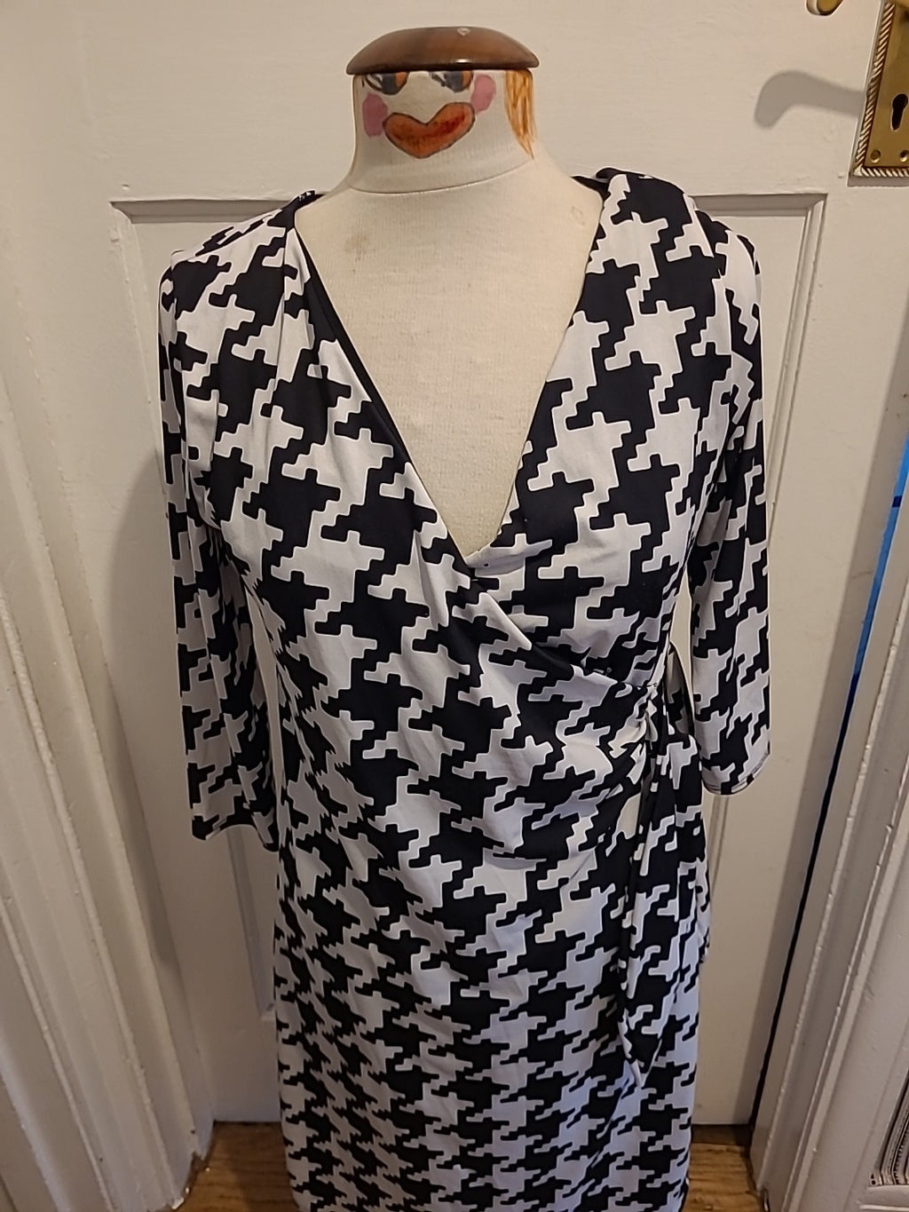 Ladies Et Vous Size 12 Black And White Lined Mid Sleeved Dress