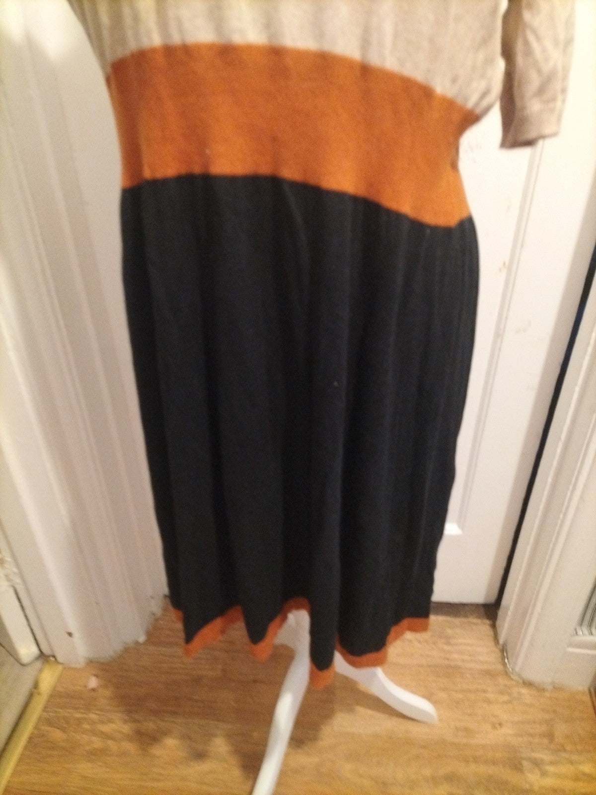 Ladies Dorothy Perkins Size 20 Beige/Orange/Black Short Sleeved Dress