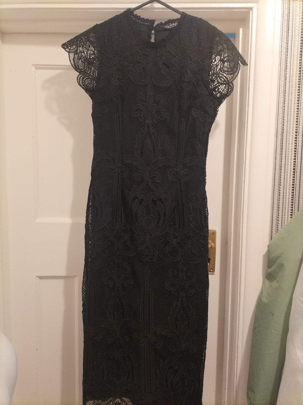 Ladies Miss Selfridge Size 8 Black Lace Lined Short Sleeved Midi Dress
