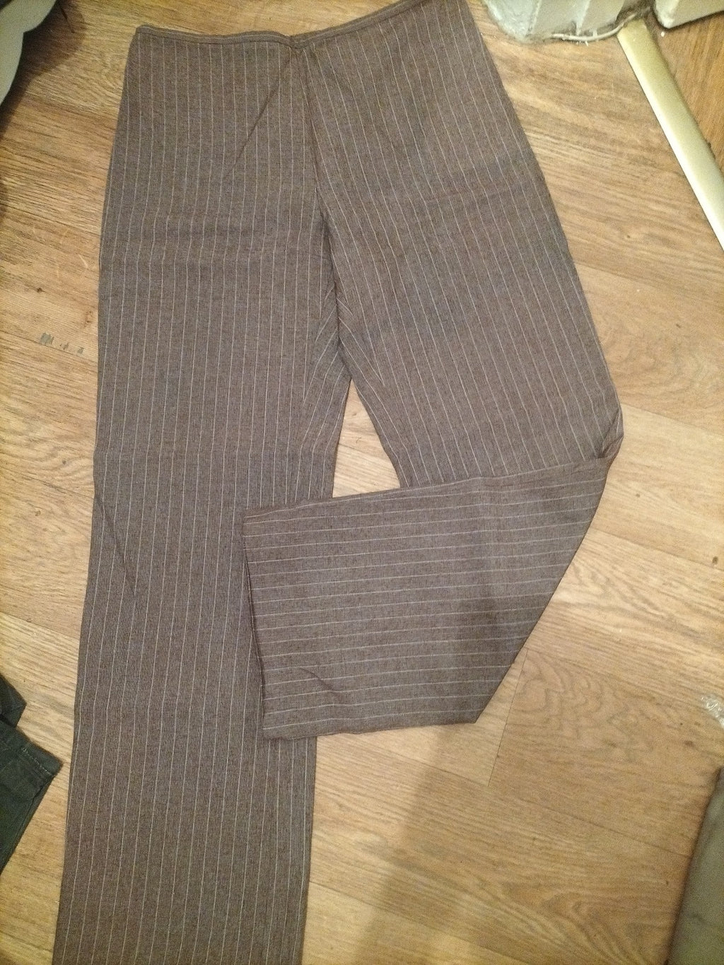 Ladies Janet Wise Size 46 Purple And White Striped Trousers