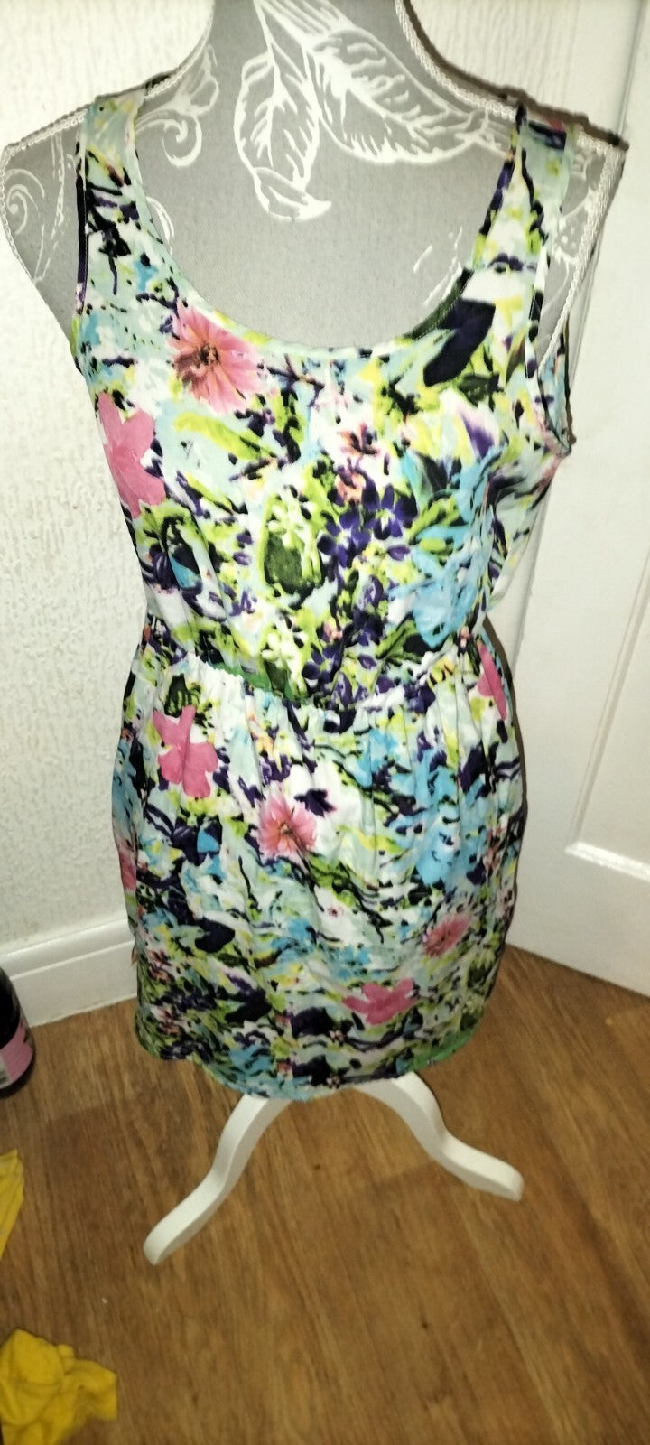 Ladies Only Size Euro 36 Floral Sleeveless Dress