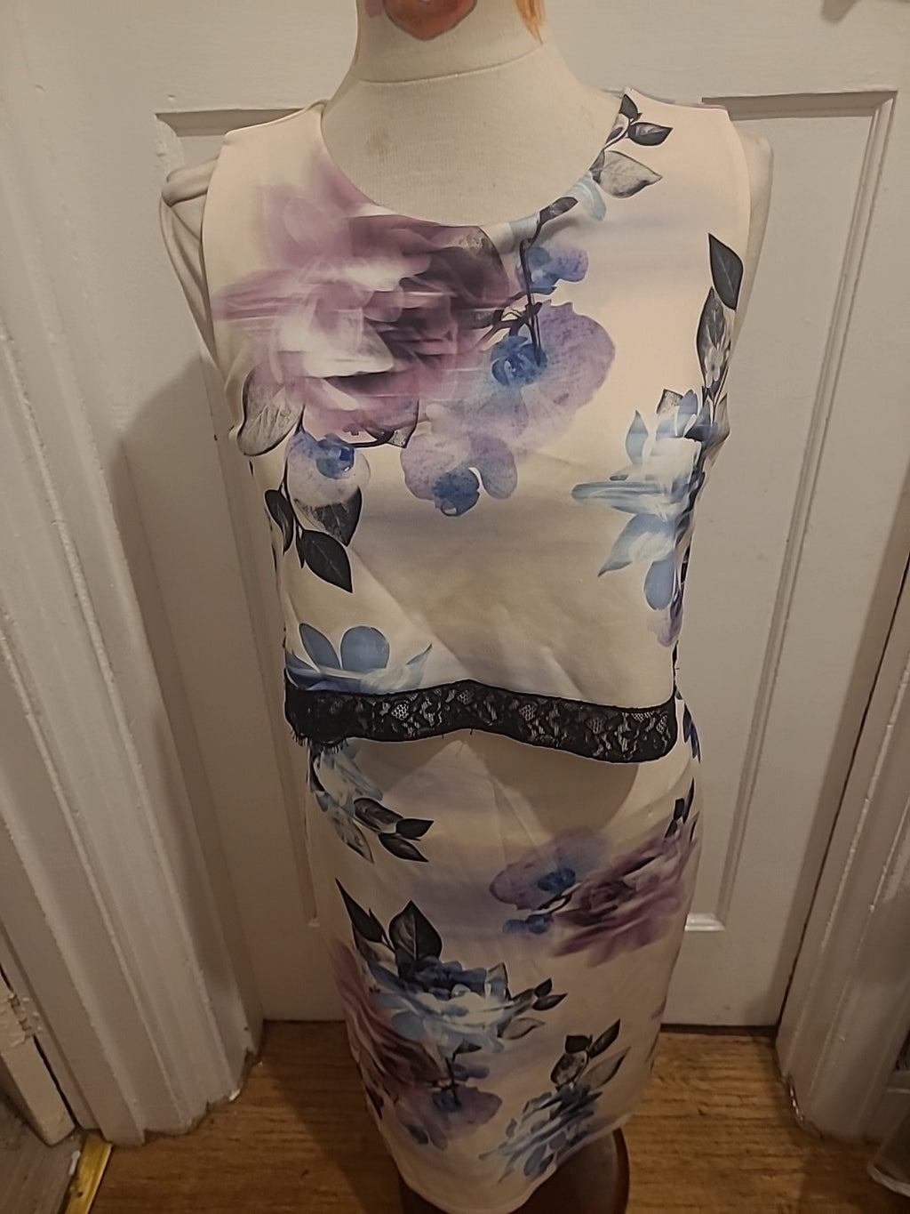 Ladies Lipsy Size 12 Multicoloured Floral Sleeveless Dress