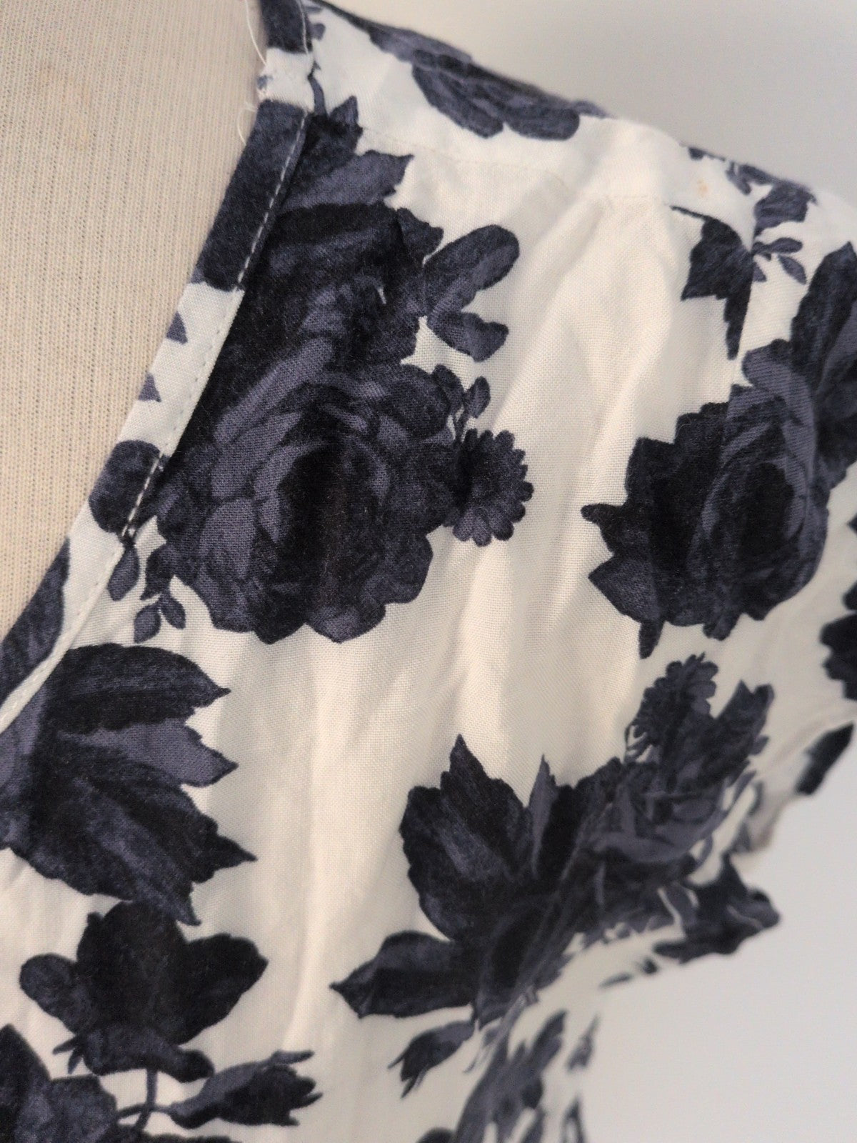 Vero Moda Large Purple And White Floral Short Sleeve Blouse