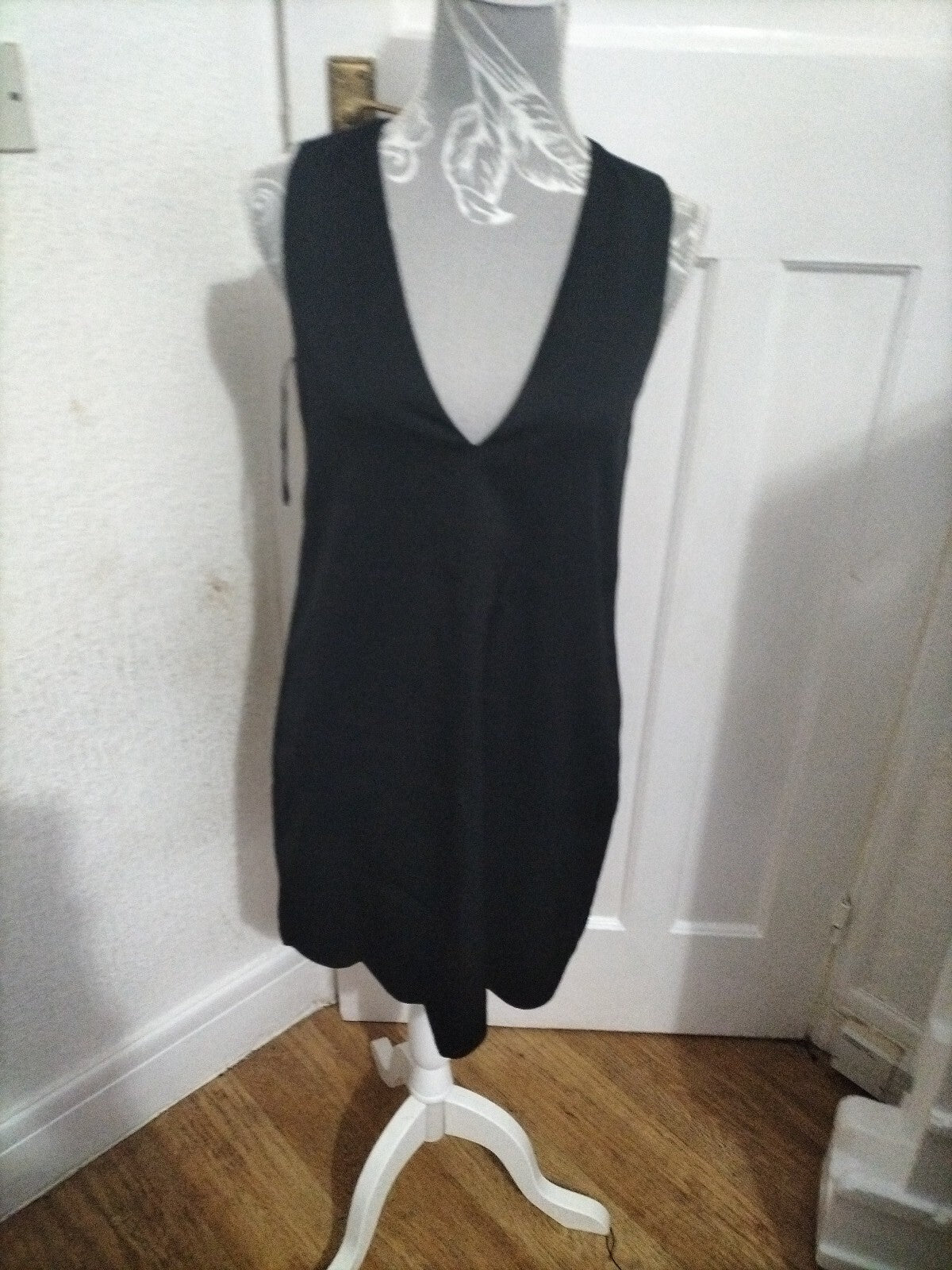 Ladies Missguided Size 8 Black Sleeveless Dress