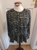 Ladies Great Plains Size 10 Green Gold Long Sleeved Blouse