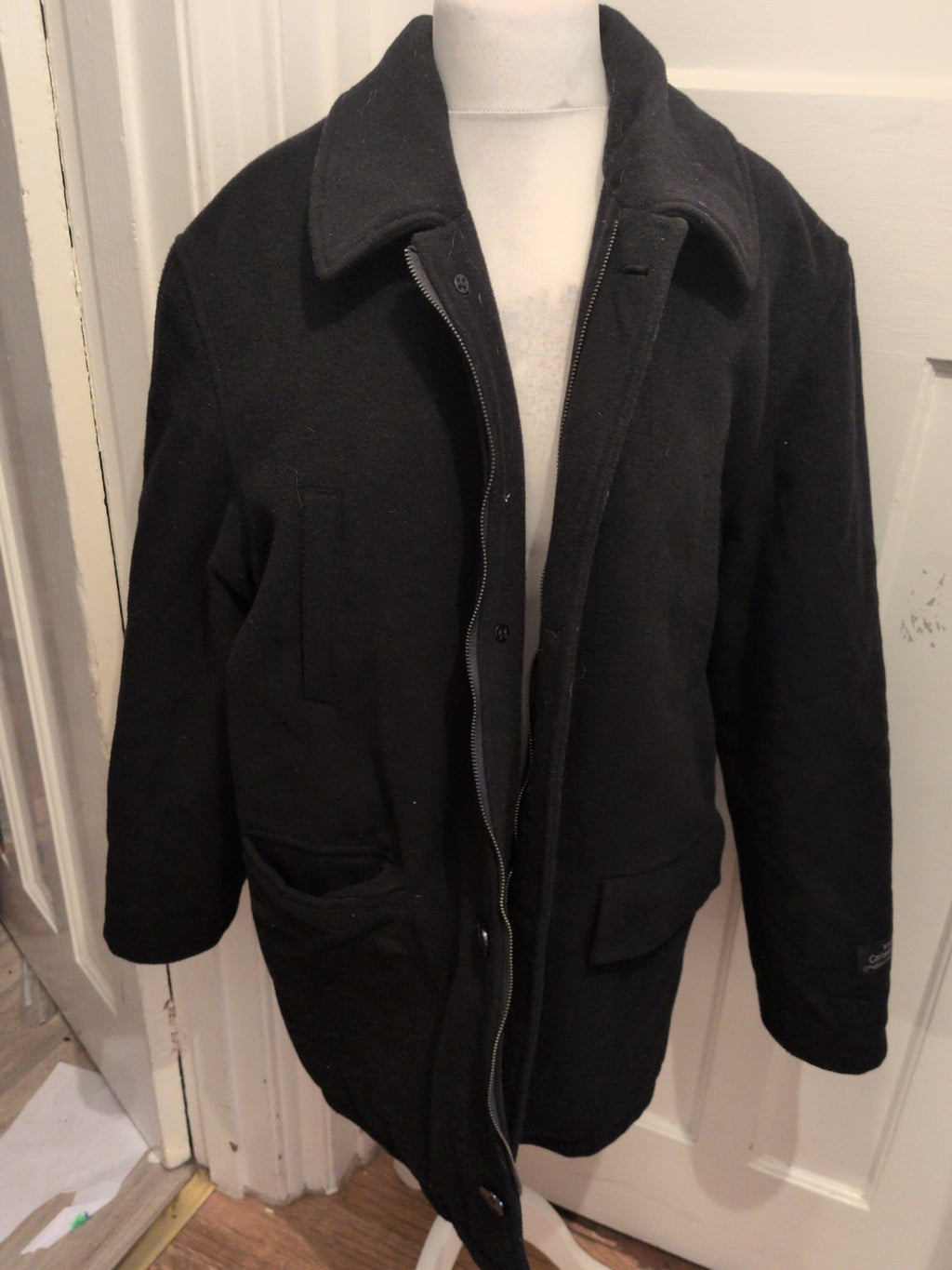 Carabou Large Black Lined Padded Feel Coat