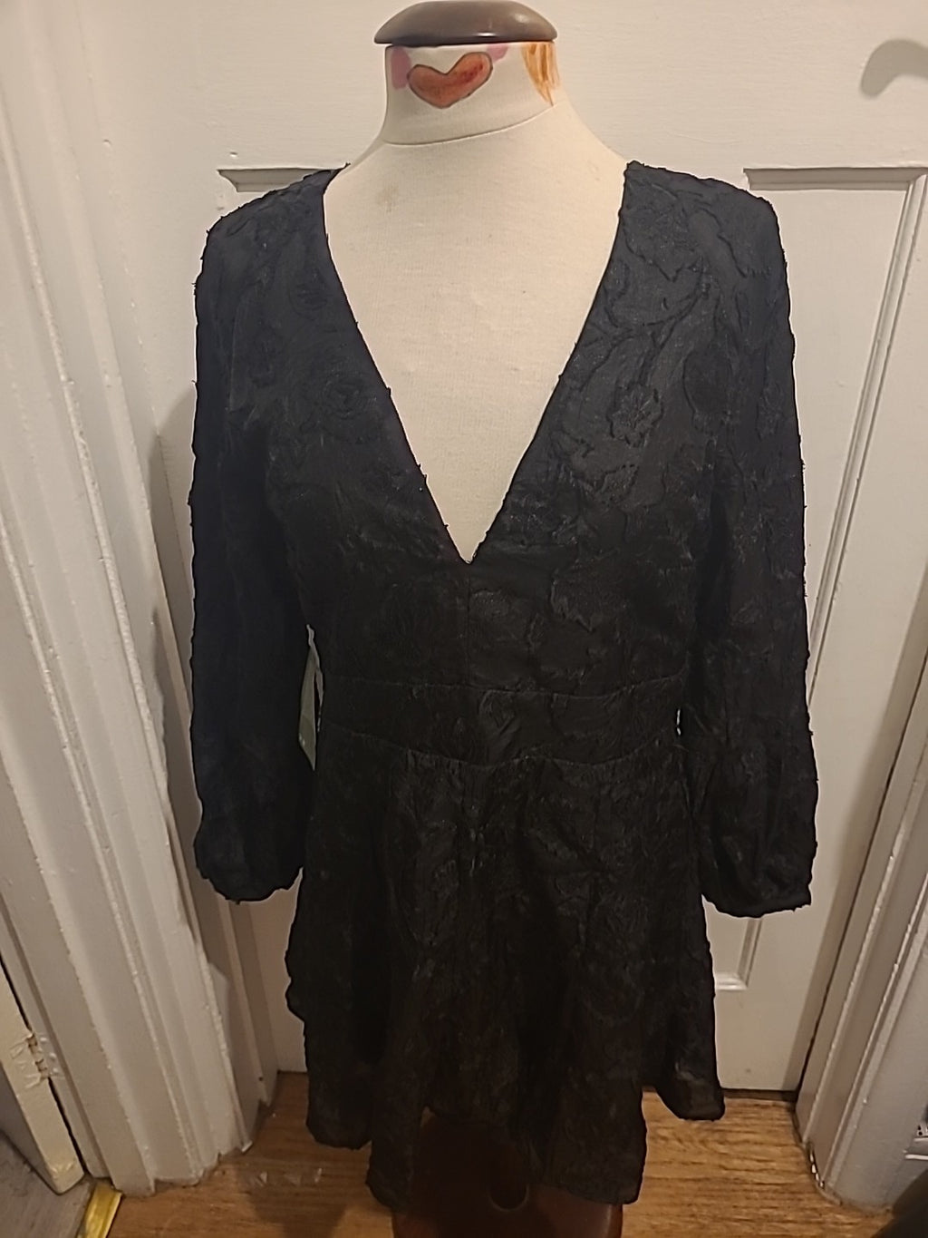 Brand New Ladies H&M Size 10 Black Floral Patten Long Sleeved Dress