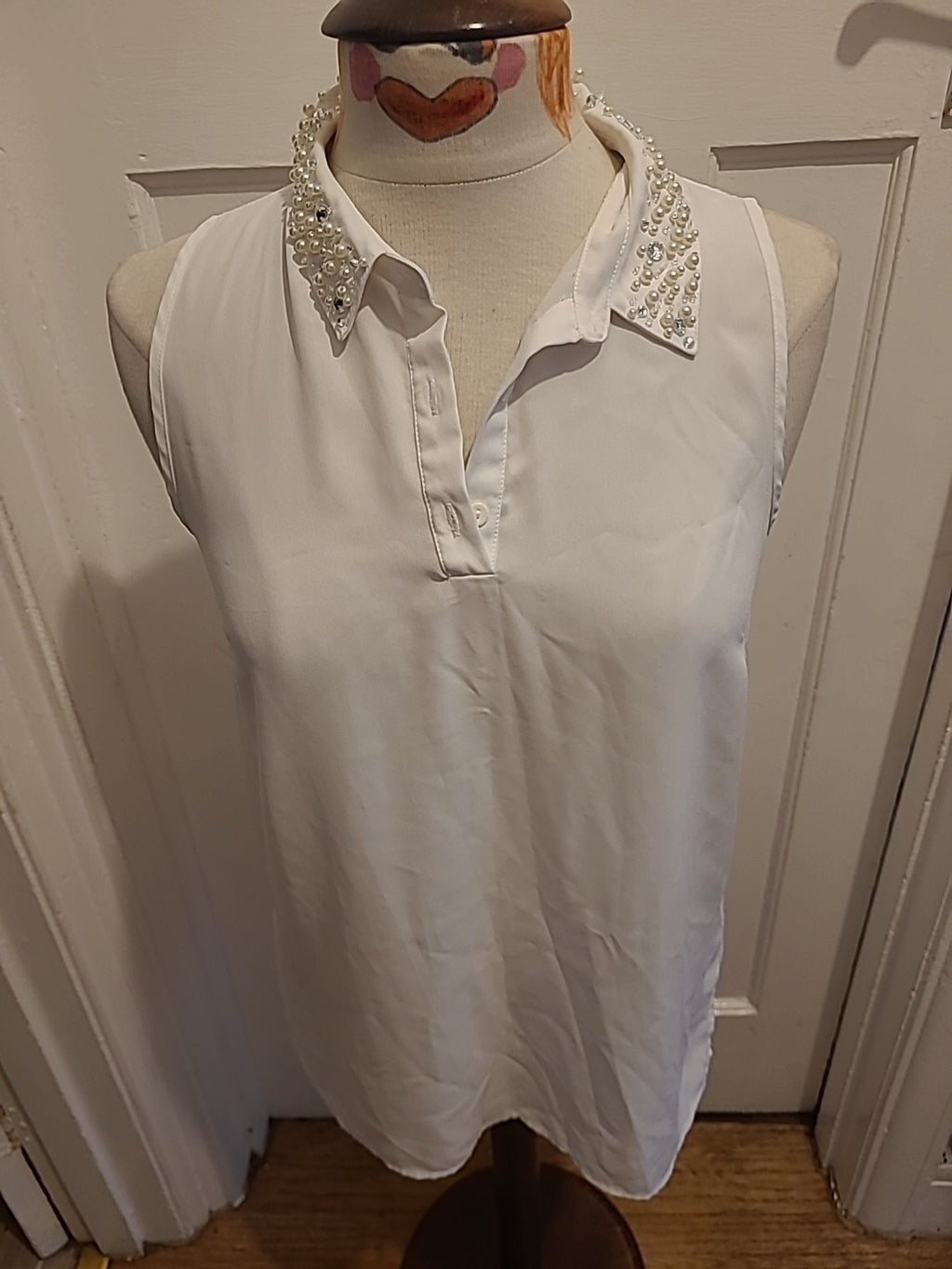 Ladies Next Size 8 White Sleeveless Pearl Detailed Neck