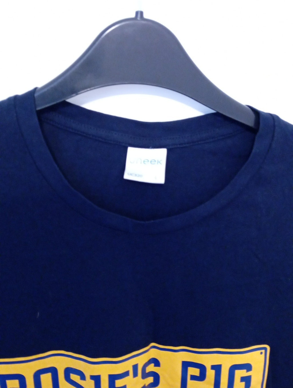 Mens T.shirt Size Large 'Rosies Pig'