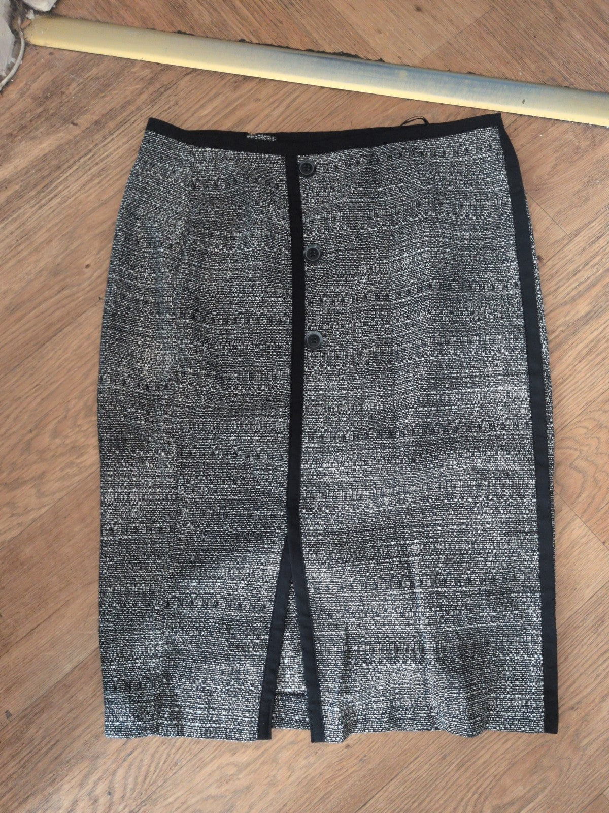 Tu 12 Black And White Flecked Front Split Skirt Midi-Long