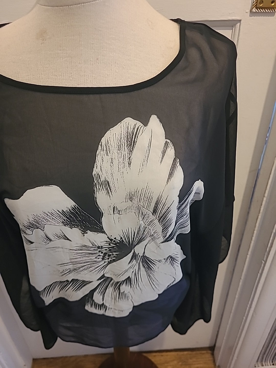 Ladies John Rocha Size 8 Black With Large White Flower Oversized Blouse