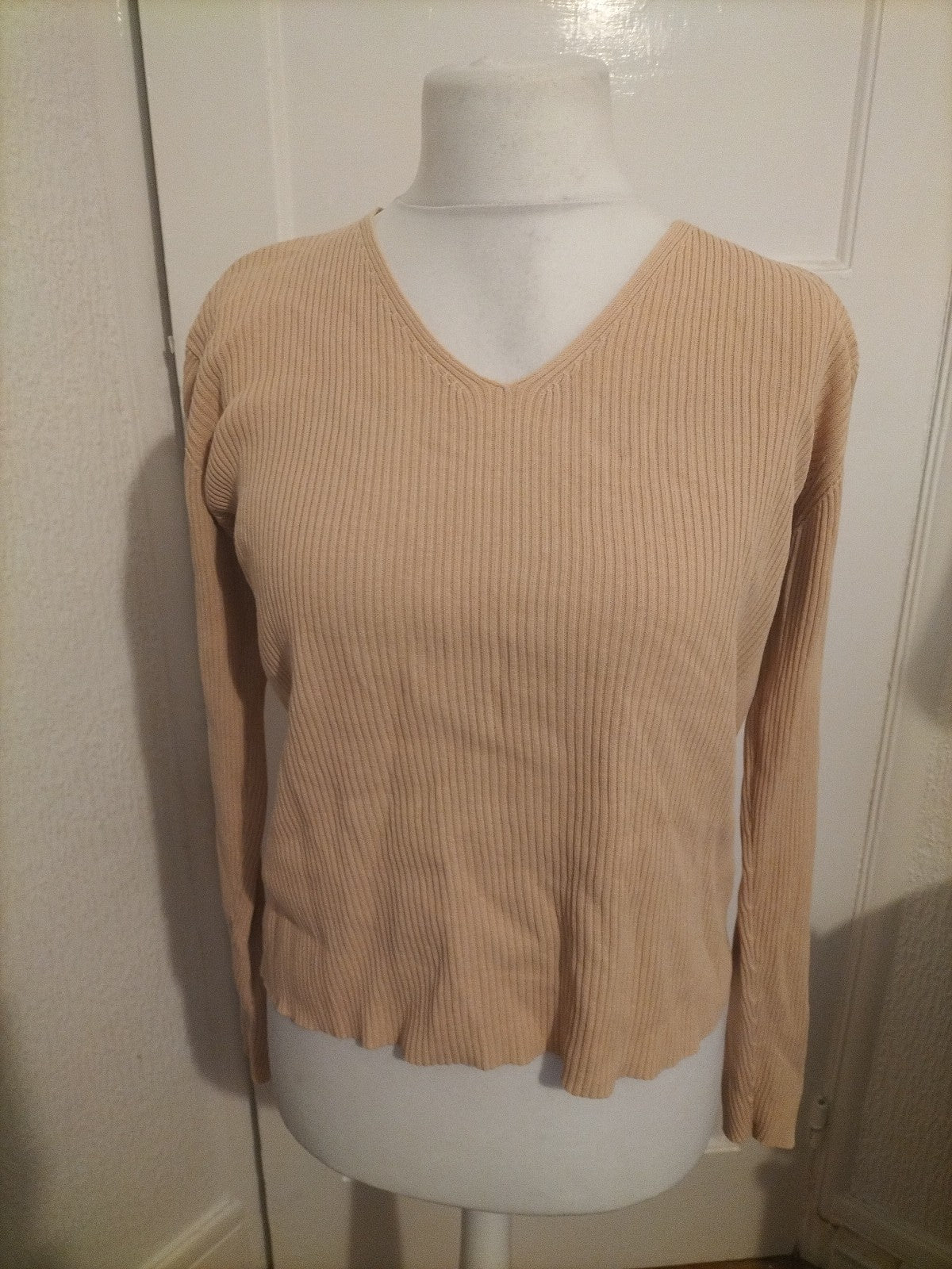Ladies Jeff&Co Size Large Beige Ribbed V Neck Blouse