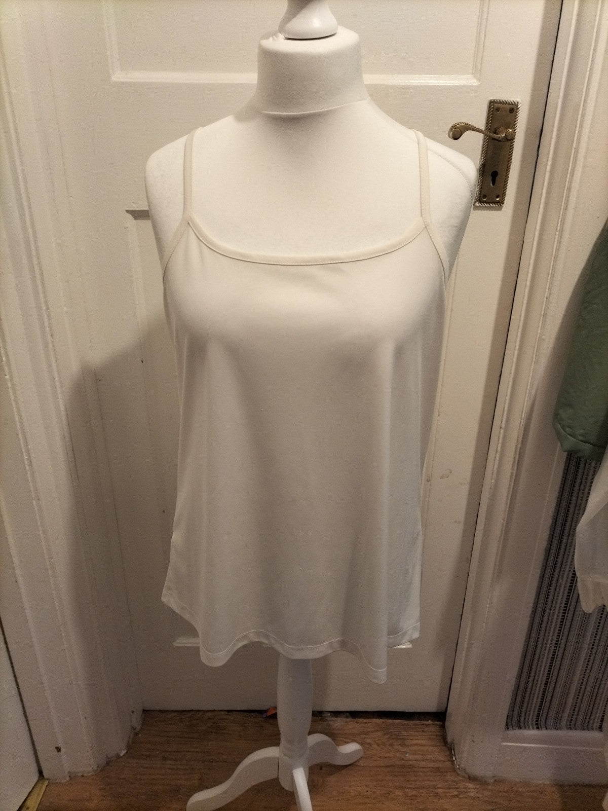Ladies George Size 20 White Sleeveless Blouse