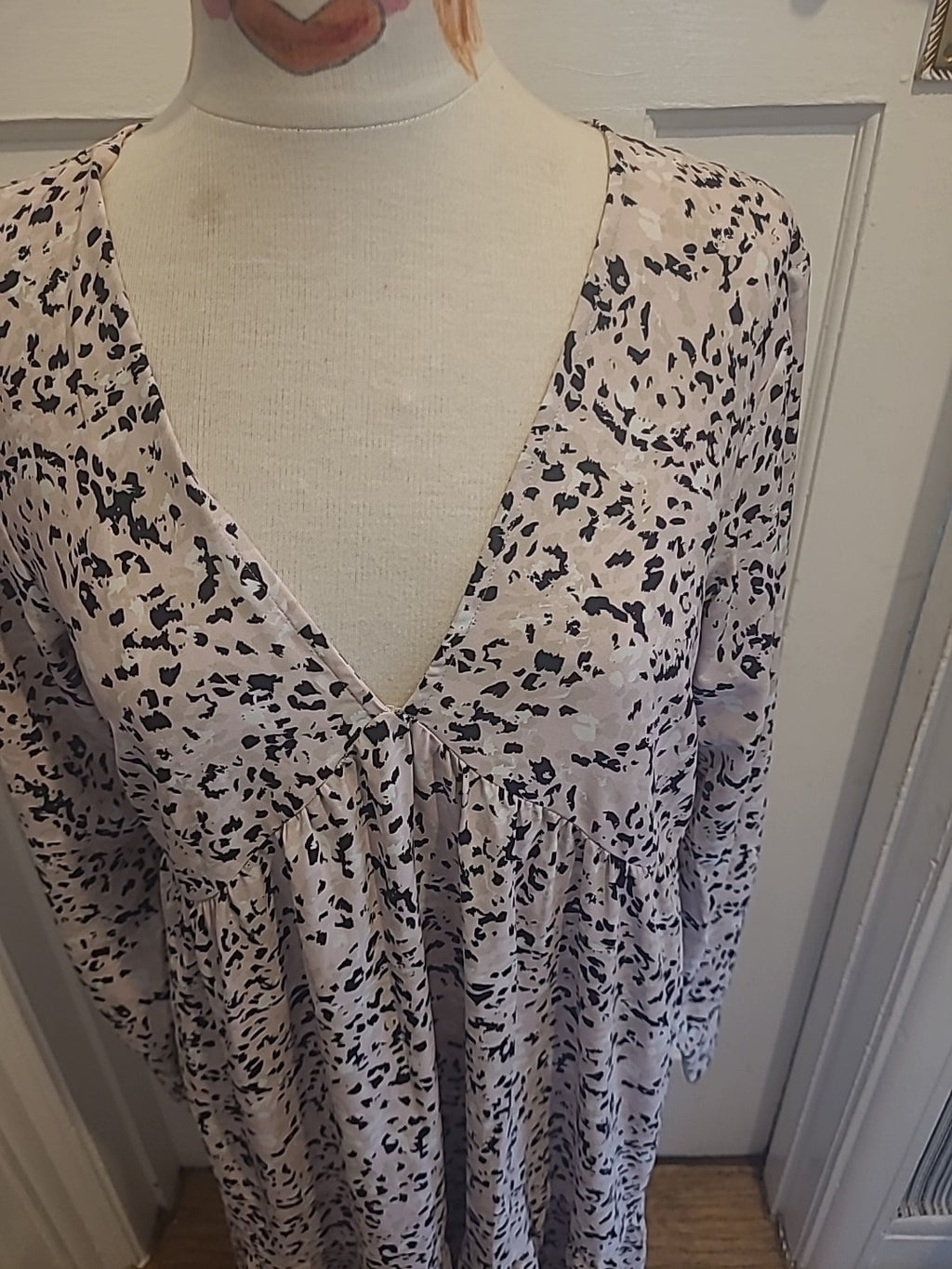Ladies Pretty Lavish Size Small Pink Black Long Sleeved Dress