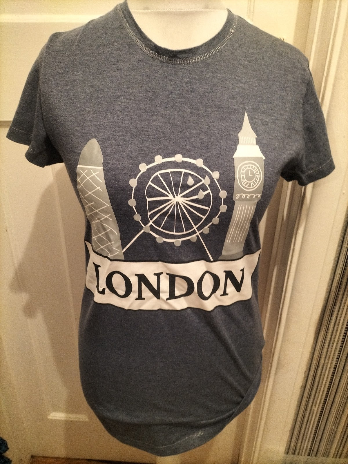 Ladies Size 6-8 Blue London Print Short Sleeved Longline T-shirt
