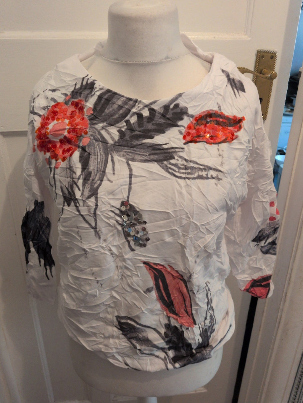 Privacy Large White Floral With Sequin T-shirt