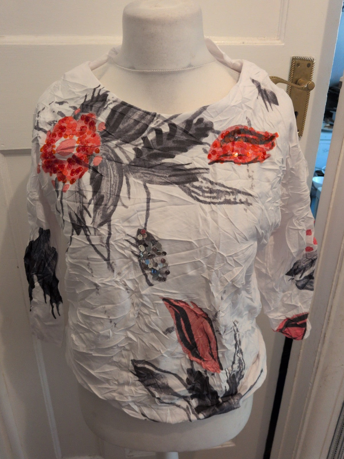 Privacy Large White Floral With Sequin T-shirt