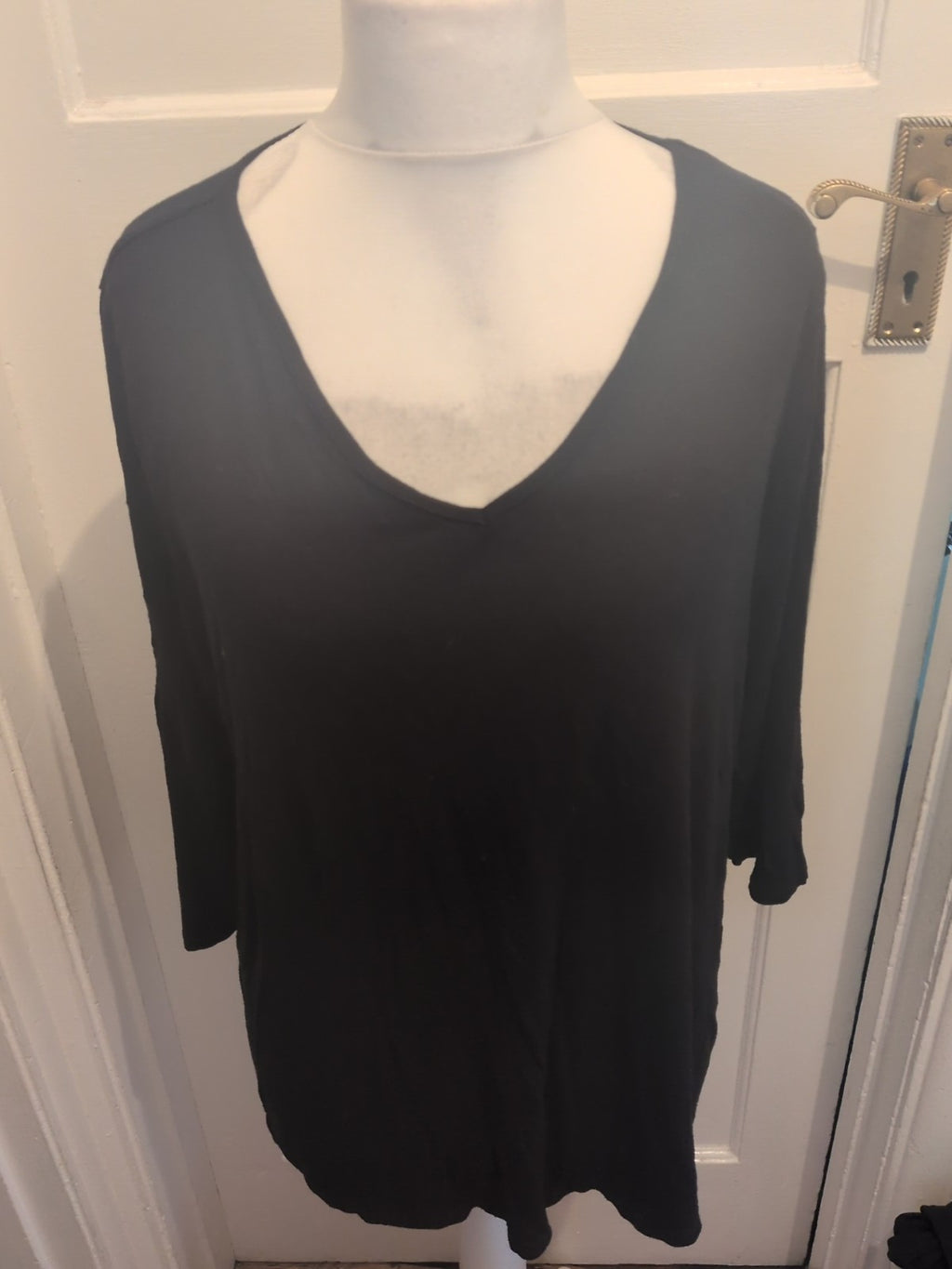 Ladies Size 22/24 Black Half Sleeve Blouse Small Hole In Front